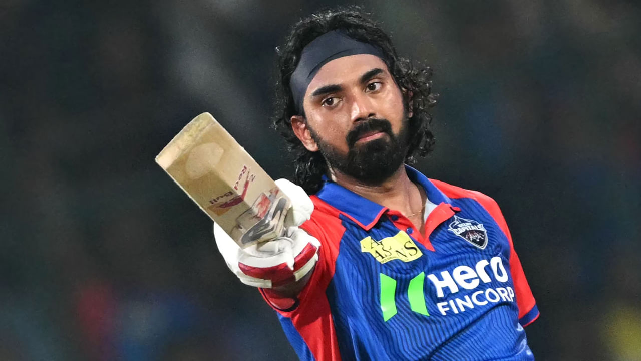 ಕನ್ನಡಿಗ ಕೆಎಲ್ ರಾಹುಲ್​ ಭಾರತ ಟಿ20 ತಂಡದಿಂದ ಹೊರಬಿದ್ದಿರಬಹುದು. ಆದರೆ ಮಿಲಿಯನ್ ಡಾಲರ್ ಟೂರ್ನಿ ಐಪಿಎಲ್​ನಲ್ಲಿ ಮಾತ್ರ ಅವರಿಗೆ ಸಾಕಷ್ಟು ಬೇಡಿಕೆ ಇದೆ. ಆರಂಭಿಕ ಬ್ಯಾಟ್ಸ್‌ಮನ್ ಆಗಿ, ವಿಕೆಟ್ ಕೀಪರ್ ಆಗಿ ಹಾಗೂ ನಾಯಕನಾಗಿ ತಂಡವನ್ನು ಮುನ್ನಡೆಸಿದ ಅನುಭವವಿರುವ ರಾಹುಲ್​ಗಾಗಿ ಮುಂಬರುವ ಐಪಿಎಲ್​ಗೂ ಮುನ್ನ ಸಾಕಷ್ಟು ಫ್ರಾಂಚೈಸಿಗಳು ಬಲೆ ಬೀಸಿವೆ ಎಂಬ ಸುದ್ದಿ ಹರಿದಾಡಲಾರಂಭಿಸುತ್ತಿದೆ.