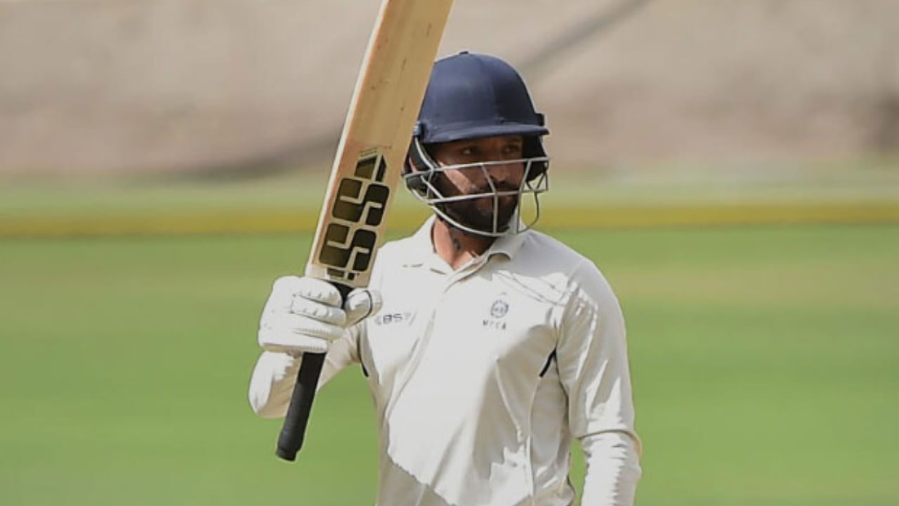 ಇಂದೋರ್‌ನಲ್ಲಿ ನಡೆಯುತ್ತಿರುವ ಈ ಪಂದ್ಯದಲ್ಲಿ ಮಧ್ಯಪ್ರದೇಶ ತಂಡದ ನಾಯಕತ್ವ ಹೊತ್ತಿರುವ ರಜತ್ ಪಟಿದಾರ್ ಅಮೋಘ ಶತಕ ಬಾರಿಸಿ ತಂಡವನ್ನು ದೊಡ್ಡ ಸ್ಕೋರ್‌ಗೆ ಕೊಂಡೊಯ್ದಿದ್ದಾರೆ. ವಿಶೇಷವೆಂದರೆ ಮಧ್ಯಪ್ರದೇಶದ ಹೊಸ ಆಲ್-ಫಾರ್ಮ್ಯಾಟ್ ನಾಯಕನಾಗಿ ರಜತ್ ಪಟಿದಾರ್ ತಮ್ಮ ಮೊದಲ ಪಂದ್ಯದಲ್ಲೇ ಶತಕ ಬಾರಿಸಿದ ಸಾಧನೆ ಮಾಡಿದ್ದಾರೆ.
