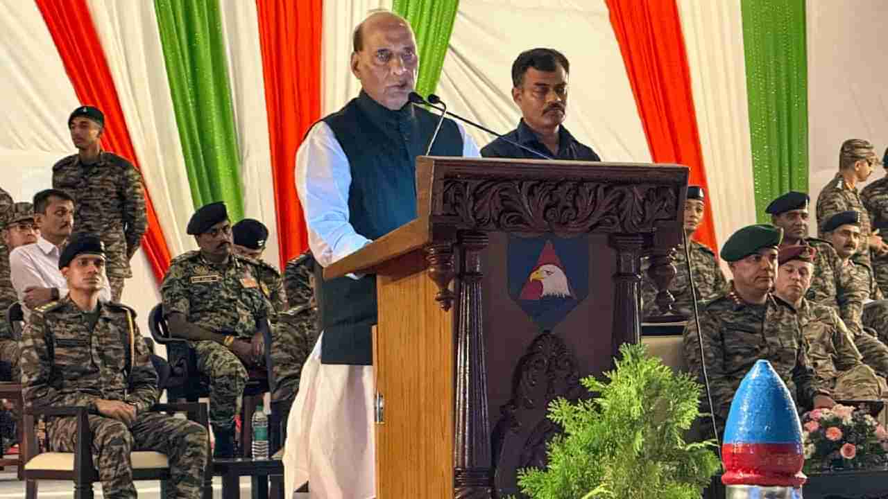 ಸರ್ ಕ್ರೀಕ್ ವಿವಾದ: ಭುಜ್ ವಾಯುನೆಲೆಯಿಂದ ಪಾಕಿಸ್ತಾನಕ್ಕೆ ರಾಜನಾಥ್ ಸಿಂಗ್ ಎಚ್ಚರಿಕೆ