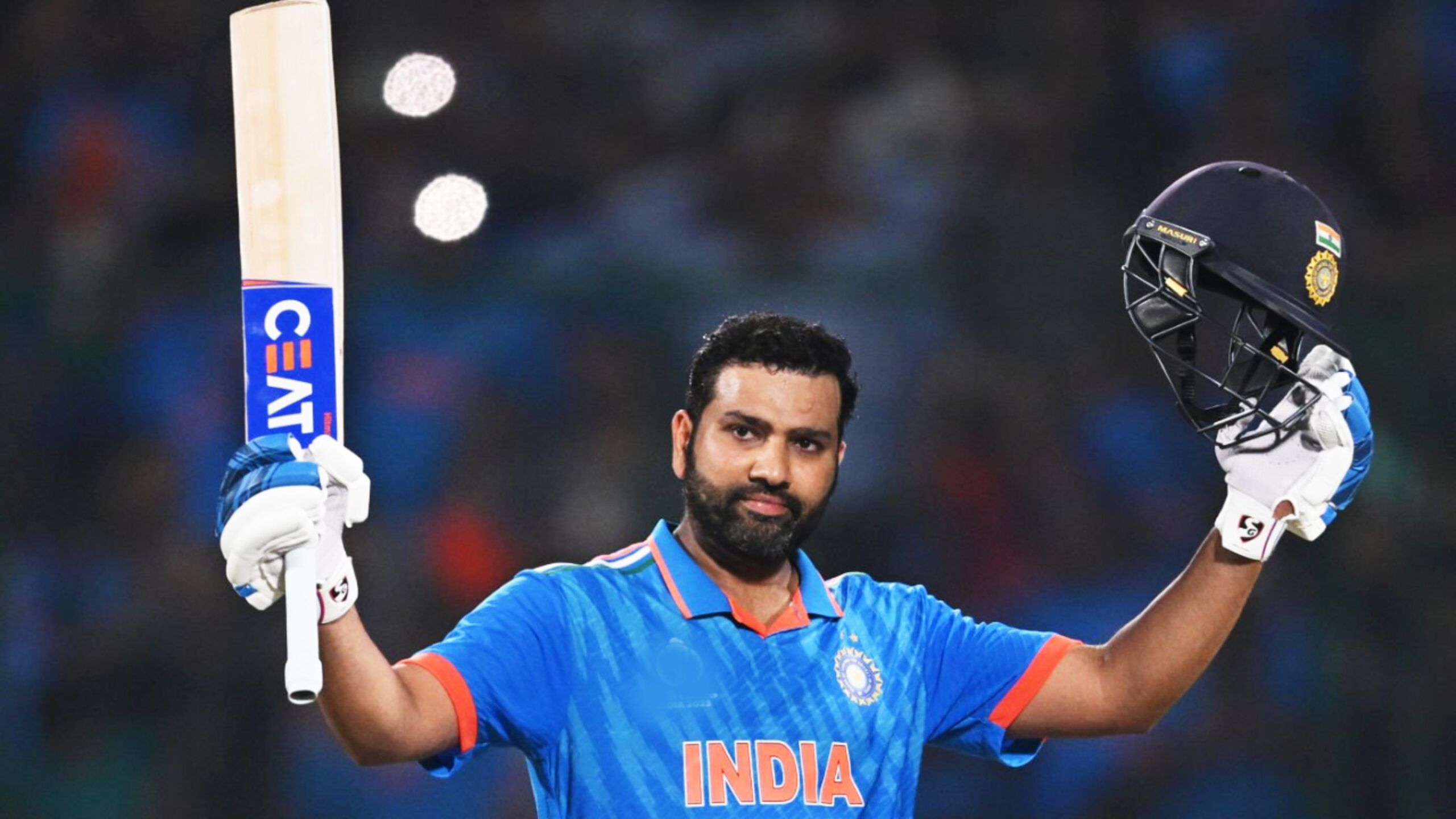 ಅಡಿಲೇಡ್ನ ಓವಲ್ ಮೈದಾನದಲ್ಲಿ ನಡೆದ ಆಸ್ಟ್ರೇಲಿಯಾ ವಿರುದ್ಧದ 2ನೇ ಏಕದಿನ ಪಂದ್ಯದಲ್ಲಿ ರೋಹಿತ್ ಶರ್ಮಾ (Rohit Sharma) ಆಕರ್ಷಕ ಅರ್ಧಶತಕ ಬಾರಿಸಿ ಮಿಂಚಿದ್ದಾರೆ. ಈ ಪಂದ್ಯದಲ್ಲಿ ಟಾಸ್ ಗೆದ್ದ ಆಸ್ಟ್ರೇಲಿಯಾ ತಂಡದ ನಾಯಕ ಮಿಚೆಲ್ ಮಾರ್ಷ್ ಬೌಲಿಂಗ್ ಆಯ್ದುಕೊಂಡಿದ್ದರು.