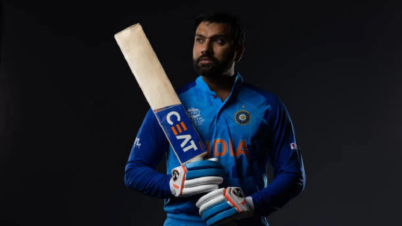 ಟಿ20 ಅಂತಾರಾಷ್ಟ್ರೀಯ ಕ್ರಿಕೆಟ್ನಲ್ಲಿ ಅತ್ಯಧಿಕ ರನ್ ಕಲೆಹಾಕಿದ ಬ್ಯಾಟರ್ಗಳ ಪಟ್ಟಿಯಲ್ಲಿ ಹಿಟ್ಮ್ಯಾನ್ ಅಗ್ರಸ್ಥಾನದಲ್ಲಿದ್ದಾರೆ. ಟೀಮ್ ಇಂಡಿಯಾ ಪರ 151 ಟಿ20 ಇನಿಂಗ್ಸ್ ಆಡಿರುವ ರೋಹಿತ್ ಶರ್ಮಾ ಒಟ್ಟು 4231 ರನ್ ಗಳಿಸಿ ಈ ವಿಶ್ವ ದಾಖಲೆ ನಿರ್ಮಿಸಿದ್ದಾರೆ.