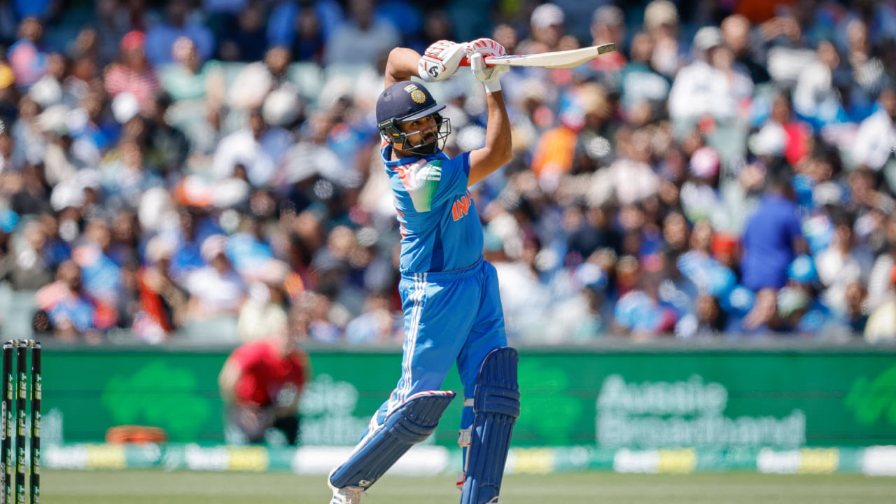 ಮೇಲೆ ಹೇಳಿದಂತೆ ರೋಹಿತ್, 38 ವರ್ಷ ಮತ್ತು 182 ದಿನಗಳಲ್ಲಿ ಏಕದಿನ ರ್ಯಾಂಕಿಂಗ್ನಲ್ಲಿ ನಂ. 1 ಸ್ಥಾನವನ್ನು ಅಲಂಕರಿಸುವ ಮೂಲಕ ಈ ಸಾಧನೆ ಮಾಡಿದ ಅತ್ಯಂತ ಹಿರಿಯ ಆಟಗಾರ ಎಂಬ ಹೆಗ್ಗಳಿಕೆಗೆ ಪಾತ್ರರಾಗಿದ್ದಾರೆ. ಹಾಗೆಯೇ ರೋಹಿತ್, ತಮ್ಮ 18 ವರ್ಷಗಳ ಅಂತರರಾಷ್ಟ್ರೀಯ ವೃತ್ತಿಜೀವನದಲ್ಲಿ ಇದೇ ಮೊದಲ ಬಾರಿಗೆ ಏಕದಿನದಲ್ಲಿ ನಂ. 1 ಶ್ರೇಯಾಂಕ ಪಡೆದುಕೊಂಡಿದ್ದಾರೆ.