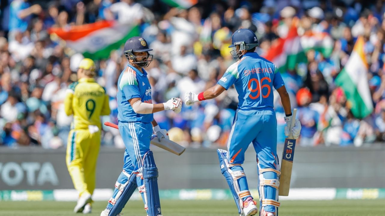 ರೋಹಿತ್ ಶರ್ಮಾ ಅವರ ಏಕದಿನ ವೃತ್ತಿಜೀವನದ ಬಗ್ಗೆ ಹೇಳುವುದಾದರೆ.. ಇಲ್ಲಿಯವರೆಗೆ 276 ಏಕದಿನ ಪಂದ್ಯಗಳನ್ನಾಡಿರುವ ಹಿಟ್ಮ್ಯಾನ್, 49.22 ರ ಸರಾಸರಿಯಲ್ಲಿ 11,370 ರನ್ ಬಾರಿಸಿದ್ದಾರೆ. ಇದರಲ್ಲಿ 33 ಶತಕಗಳು ಮತ್ತು 59 ಅರ್ಧಶತಕಗಳು ಸೇರಿವೆ.