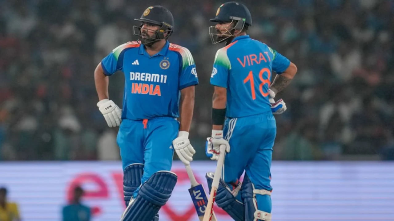 ಇನ್ನು ಆಸ್ಟ್ರೇಲಿಯಾ ಪ್ರವಾಸದ ನಂತರ ಟೀಂ ಇಂಡಿಯಾ ನವೆಂಬರ್-ಡಿಸೆಂಬರ್ನಲ್ಲಿ ದಕ್ಷಿಣ ಆಫ್ರಿಕಾ ವಿರುದ್ಧ ಮೂರು ಏಕದಿನ ಪಂದ್ಯಗಳನ್ನು ಮತ್ತು ಜನವರಿಯಲ್ಲಿ ನ್ಯೂಜಿಲೆಂಡ್ ವಿರುದ್ಧ ಅಷ್ಟೇ ಸಂಖ್ಯೆಯ ಪಂದ್ಯಗಳನ್ನು ಆಡಲಿದೆ. ರೋಹಿತ್ ಮತ್ತು ವಿರಾಟ್ ಈ ಪ್ರವಾಸದ ಭಾಗವಾಗುತ್ತಾರೆಯೇ ಎಂಬುದು ಭಾಗಶಃ ಆಸ್ಟ್ರೇಲಿಯಾ ಪ್ರವಾಸದಲ್ಲಿ ಅವರ ಪ್ರದರ್ಶನವನ್ನು ಅವಲಂಬಿಸಿರುತ್ತದೆ.