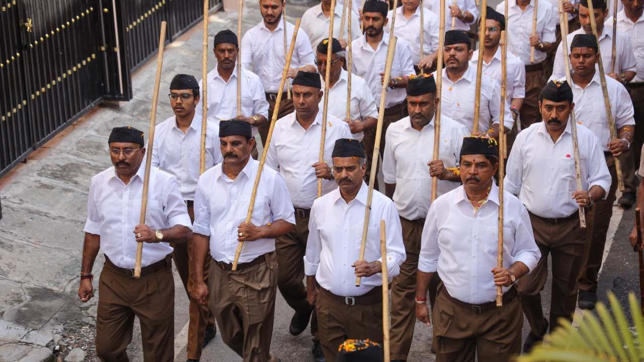 ಇನ್ನು ಪಥಸಂಚಲನದಲ್ಲಿ ವಿಪಕ್ಷ ನಾಯಕ ಆರ್ ಅಶೋಕ್, ಸಂಸದ ಪಿಸಿ ಮೋಹನ್, ಸಂಸದ ತೇಜಸ್ವಿ ಸೂರ್ಯ, ಶಾಸಕರಾದ ಕೆ.ಗೋಪಾಲಯ್ಯ, ಅಶ್ವಥ್ ನಾರಾಯಣ್‌ ಸೇರಿ ಬಿಜೆಪಿಯ ಹಲವು ನಾಯಕರು ಭಾಗಿಯಾಗಿದ್ದರು.
