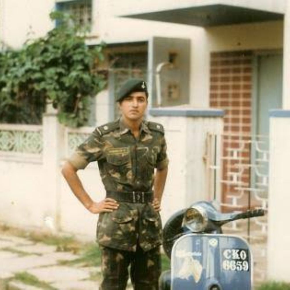 ರುಕ್ಮಿಣಿ ವಸಂತ್ ಈಗ ಪ್ಯಾನ್ ಇಂಡಿಯಾ ನಟಿ ಆಗಿದ್ದಾರೆ. ಆದರೆ ಅವರ ತಂದೆ ಇಡೀ ದೇಶವೇ ಹೆಮ್ಮೆ ಪಡುವ ಭಾರತೀಯ ಸೈನ್ಯದ ಮಹಾನ್ ಯೋಧ ಎಂಬುದು ಹೆಚ್ಚು ಜನರಿಗೆ ತಿಳಿದಿಲ್ಲ.