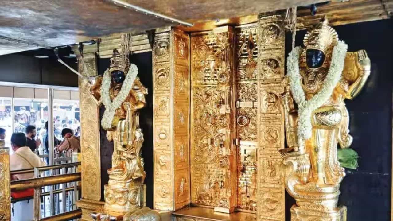 ಶಬರಿಮಲೆ ದೇವಸ್ಥಾನದ ಚಿನ್ನ ಕಳ್ಳತನ ಪ್ರಕರಣ: ಬೆಂಗಳೂರು ಮೂಲದ ಉದ್ಯಮಿ ಉನ್ನಿಕೃಷ್ಣನ್ ಪೊಟ್ಟಿ ಬಂಧನ ಶಬರಿಮಲೆ ದೇವಸ್ಥಾನದ ಚಿನ್ನ ಕಳ್ಳತನ ಪ್ರಕರಣ: ಬೆಂಗಳೂರು ಮೂಲದ ಉದ್ಯಮಿ ಉನ್ನಿಕೃಷ್ಣನ್ ಪೊಟ್ಟಿ ಬಂಧನ