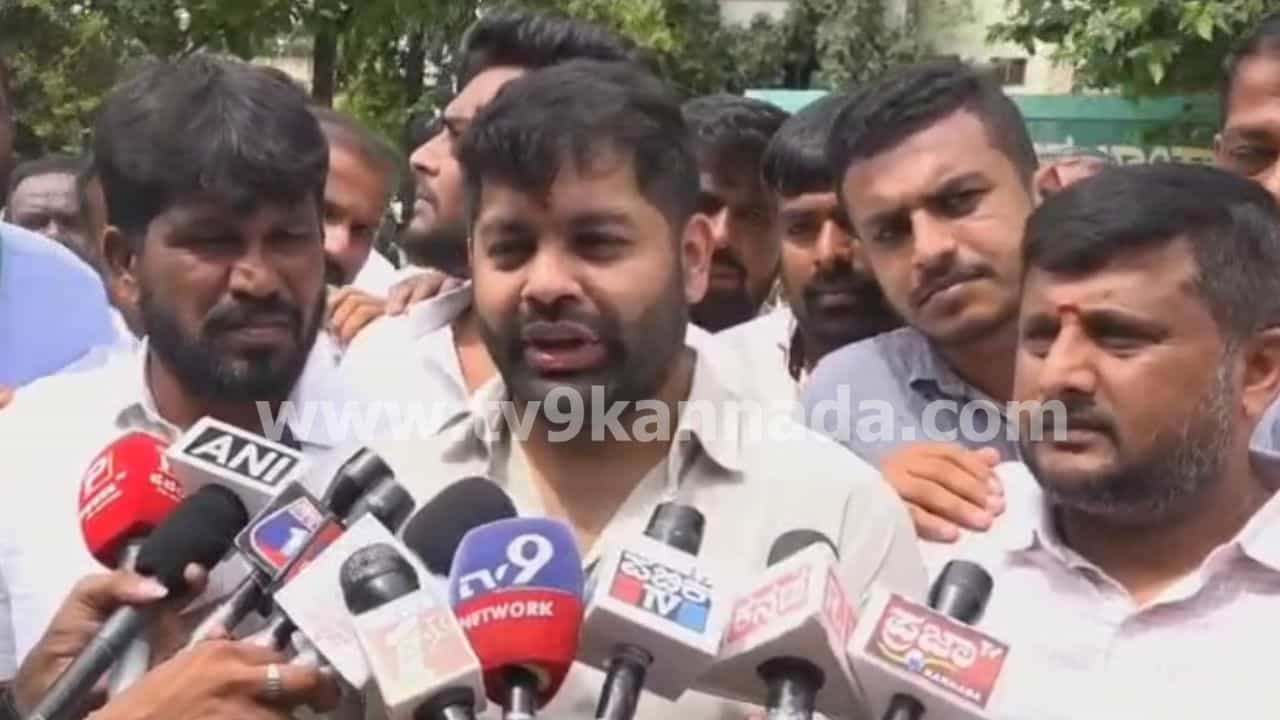 ಮಂಡ್ಯ: ಮತ್ತೊಬ್ಬ ಪ್ರಭಾವಿ ಒಕ್ಕಲಿಗ ನಾಯಕನ ಪುತ್ರ ರಾಜಕೀಯಕ್ಕೆ ಎಂಟ್ರಿ ಮಂಡ್ಯ: ಮತ್ತೊಬ್ಬ ಪ್ರಭಾವಿ ಒಕ್ಕಲಿಗ ನಾಯಕನ ಪುತ್ರ ರಾಜಕೀಯಕ್ಕೆ ಎಂಟ್ರಿ