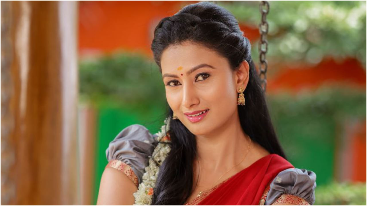 ಕನ್ನಡದ ನಟಿ ಸಂಹಿತಾ ವಿನ್ಯಾ ಅವರು ಕನ್ನಡ ಮಾತ್ರವಲ್ಲದೇ ತಮಿಳು ಮತ್ತು ತೆಲುಗು  ಸಿನಿಮಾಗಳಲ್ಲೂ ಅಭಿನಯಿಸುತ್ತಿದ್ದಾರೆ. 75ಕ್ಕೂ ಹೆಚ್ಚು ಫ್ಯಾಷನ್ ಶೋಗಳಲ್ಲಿ ಭಾಗವಹಿಸಿರುವ ಖ್ಯಾತಿ ಅವರಿಗೆ ಇದೆ. 