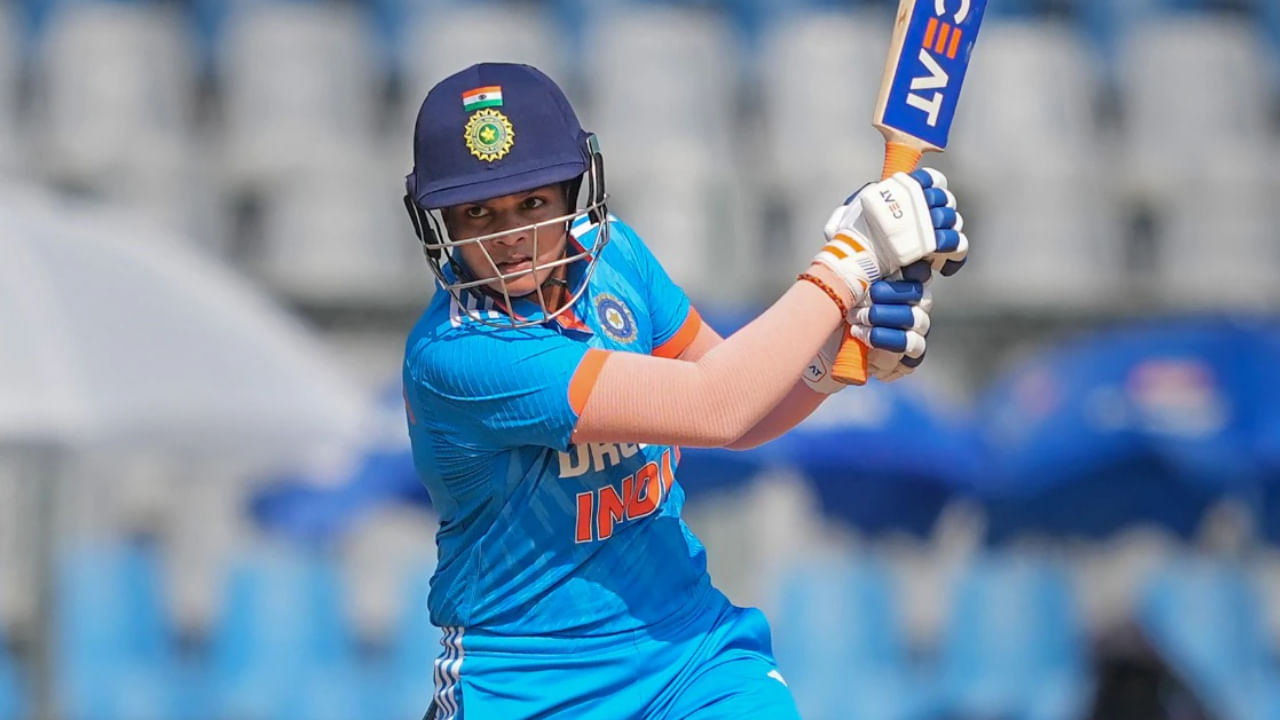 ಶೆಫಾಲಿ ವರ್ಮಾ ಹರಿಯಾಣ ಪರ ಎಂಟು ಪಂದ್ಯಗಳಲ್ಲಿ 56 ಕ್ಕಿಂತ ಹೆಚ್ಚು ಸರಾಸರಿಯಲ್ಲಿ 341 ರನ್ ಗಳಿಸಿದ್ದಾರೆ, ಇದರಲ್ಲಿ 17 ಸಿಕ್ಸರ್ಗಳು ಮತ್ತು 37 ಬೌಂಡರಿಗಳು ಸೇರಿವೆ. ಅವರು 180 ಕ್ಕಿಂತ ಹೆಚ್ಚಿನ ಸ್ಟ್ರೈಕ್ ರೇಟ್ನಲ್ಲಿ ಎರಡು ಅರ್ಧಶತಕಗಳು ಮತ್ತು ಒಂದು ಭರ್ಜರಿ ಶತಕವನ್ನು ಸಹ ಬಾರಿಸಿದ್ದಾರೆ.