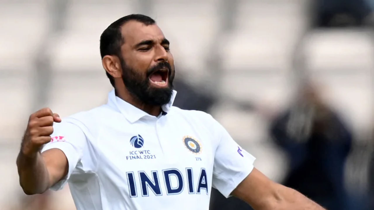 2025-26 ರ ರಣಜಿ ಟ್ರೋಫಿಯ ಮೊದಲ ಸುತ್ತಿನಲ್ಲಿ, ಮೊಹಮ್ಮದ್ ಶಮಿ ಉತ್ತರಾಖಂಡ್ ವಿರುದ್ಧ ಆಡಿದರು. ಎರಡೂ ಇನ್ನಿಂಗ್ಸ್‌ಗಳಲ್ಲಿ ಅದ್ಭುತ ಬೌಲಿಂಗ್ ಮಾಡಿದ ಶಮಿ, ಮೊದಲ ಇನ್ನಿಂಗ್ಸ್‌ನಲ್ಲಿ 14.5 ಓವರ್‌ಗಳನ್ನು ಬೌಲ್ ಮಾಡಿ 37 ರನ್‌ಗಳಿಗೆ 3 ವಿಕೆಟ್‌ಗಳನ್ನು ಪಡೆದರು. ಗಮನಾರ್ಹ ಸಂಗತಿಯೇಂದರೆ ಕೇವಲ ನಾಲ್ಕು ಎಸೆತಗಳಲ್ಲಿ ಈ ಮೂರು ವಿಕೆಟ್‌ಗಳನ್ನು ಪಡೆದರು. 