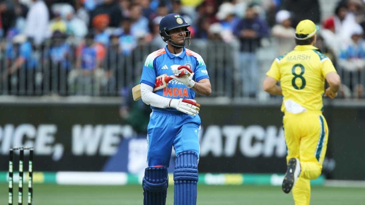 IND vs AUS 2nd ODI: ನಾಯಕನಾಗಿ ಮತ್ತೆ ವಿಫಲ: ಹೀನಾಯವಾಗಿ ಔಟಾದ ಗಿಲ್ IND vs AUS 2nd ODI: ನಾಯಕನಾಗಿ ಮತ್ತೆ ವಿಫಲ: ಹೀನಾಯವಾಗಿ ಔಟಾದ ಗಿಲ್