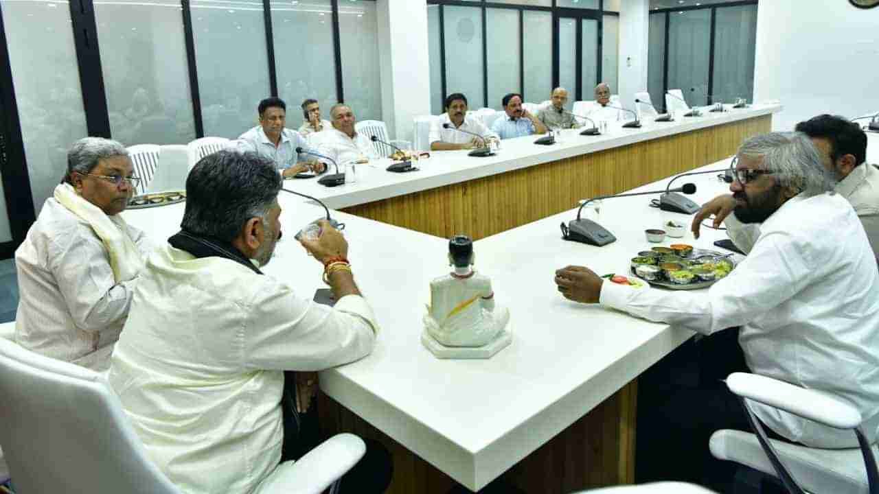 ಡಿನ್ನರ್ ಪಾರ್ಟಿಯಲ್ಲಿ ಸಚಿವರಿಗೆ ಸಿಎಂ ಕಿವಿಮಾತು ಜತೆಗೆ ಖಡಕ್ ಮಾತು: ಏನೇನು ಚರ್ಚೆ ಆಯ್ತು?