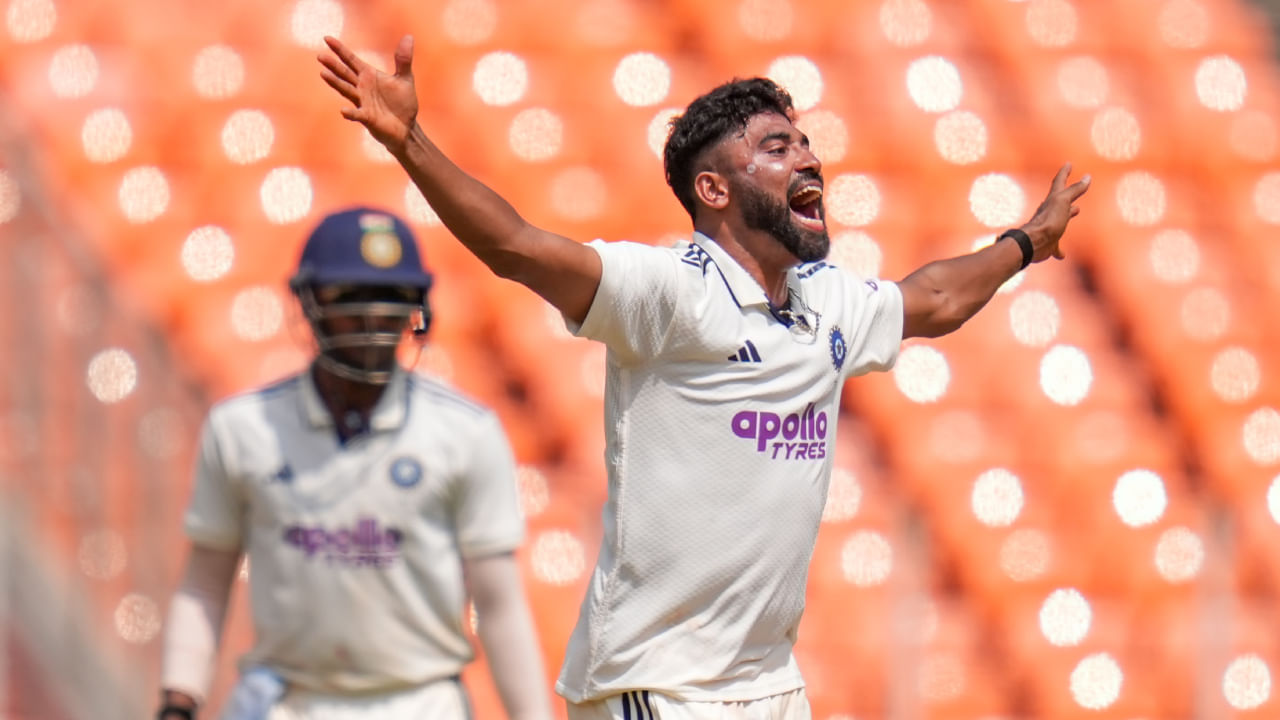 ವೆಸ್ಟ್ ಇಂಡೀಸ್ ವಿರುದ್ಧದ ಮೊದಲ ಟೆಸ್ಟ್ ಪಂದ್ಯದಲ್ಲಿ ಭಾರತದ ವೇಗಿ ಮೊಹಮ್ಮದ್ ಸಿರಾಜ್ ತಮ್ಮ ಅದ್ಭುತ ಬೌಲಿಂಗ್ ಮೂಲಕ ಎಲ್ಲರ ಗಮನ ಸೆಳೆದರು. ಮೊದಲ ಇನ್ನಿಂಗ್ಸ್‌ನಲ್ಲಿ ತಮ್ಮ ಮಾರಕ ದಾಳಿಯ ಮೂಲಕ 4 ವಿಕೆಟ್ ಕಬಳಿಸಿದ್ದ ಸಿರಾಜ್,  ಎರಡನೇ ಇನ್ನಿಂಗ್ಸ್​ನಲ್ಲೂ 3 ವಿಕೆಟ್ ಪಡೆದರು.
