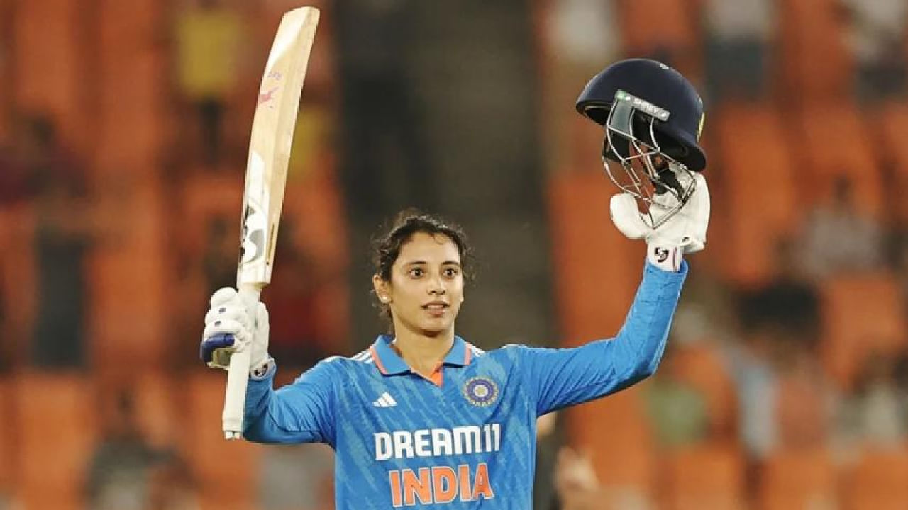 ಸ್ಮೃತಿ ಮಂಧಾನ 2024 ರಲ್ಲಿ 4 ಏಕದಿನ ಶತಕಗಳನ್ನು ಬಾರಿಸಿ ಈ ವಿಶ್ವ ದಾಖಲೆ ನಿರ್ಮಿಸಿದ್ದರು. ಅಲ್ಲದೆ ಈ ವರ್ಷ ಕೂಡ ನಾಲ್ಕು ಸೆಂಚುರಿ ಈ ದಾಖಲೆಯನ್ನು ಸರಿಗಟ್ಟಿದ್ದರು. ಇದೀಗ ಈ ದಾಖಲೆ ಮುರಿದು ತಝ್ಮಿನ್ ಬ್ರಿಟ್ಸ್ ಹೊಸ ಇತಿಹಾಸ ನಿರ್ಮಿಸಿದ್ದಾರೆ.