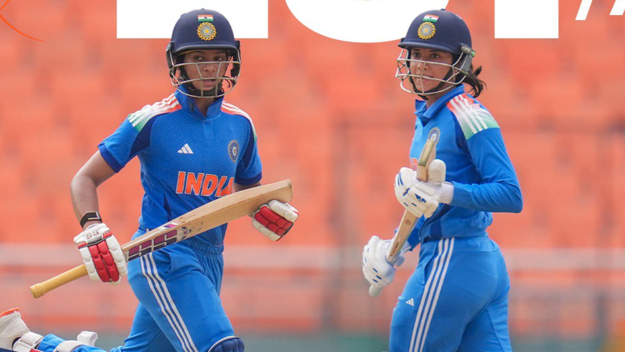 ಭಾರತದ ವಿರುದ್ಧದ ಈ ಪಂದ್ಯಕ್ಕೂ ಮೊದಲು, ಏಕದಿನ ವಿಶ್ವಕಪ್ ಇತಿಹಾಸದಲ್ಲಿ ಆಸ್ಟ್ರೇಲಿಯಾ ಮಹಿಳಾ ತಂಡದ ವಿರುದ್ಧ ಅತ್ಯಧಿಕ ಆರಂಭಿಕ ಪಾಲುದಾರಿಕೆಯ ದಾಖಲೆಯನ್ನು ಇಂಗ್ಲೆಂಡ್ನ ಬೇಕ್ವೆಲ್ ಮತ್ತು ಥಾಮಸ್ ಹೊಂದಿದ್ದರು, ಅವರು ಮೊದಲ ಮಹಿಳಾ ಏಕದಿನ ವಿಶ್ವಕಪ್ನಲ್ಲಿ 106 ರನ್ಗಳ ಪಾಲುದಾರಿಕೆಯನ್ನು ಹಂಚಿಕೊಂಡಿದ್ದರು. ಈಗ, ಸ್ಮೃತಿ ಮಂಧಾನ ಮತ್ತು ಪ್ರತಿಕಾ ರಾವಲ್ 52 ವರ್ಷಗಳ ಹಳೆಯ ದಾಖಲೆಯನ್ನು ಮುರಿದಿದ್ದಾರೆ.