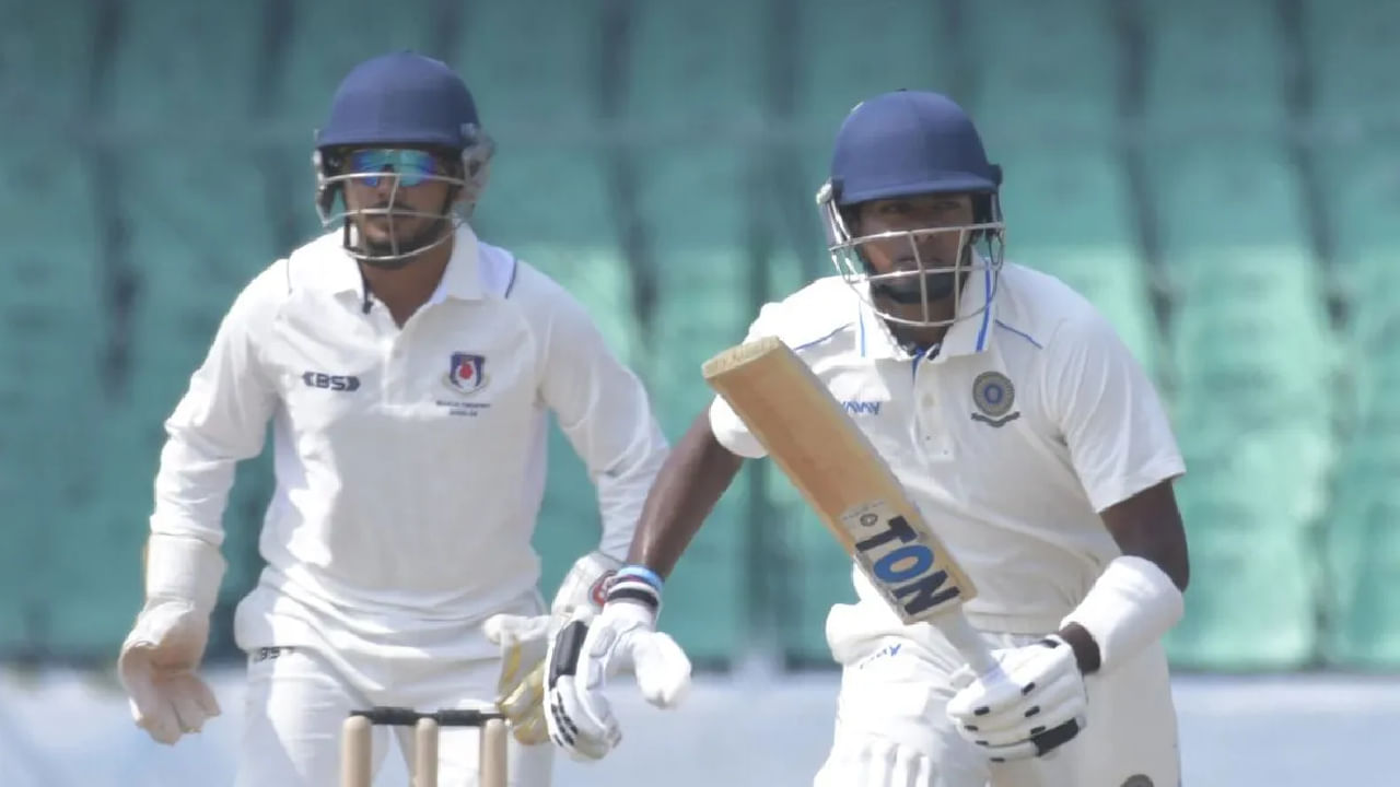 ಈ ಮ್ಯಾಚ್​ನಲ್ಲಿ ಆಂಧ್ರ ಪ್ರದೇಶ್ ತಂಡದ ನಾಯಕ ರಿಕಿ ಭುಯಿ ಬ್ಯಾಟಿಂಗ್ ಆಯ್ದುಕೊಂಡಿದ್ದರು. ಅದರಂತೆ ಮೊದಲ ಇನಿಂಗ್ಸ್ ಆಡಿದ ಆಂಧ್ರ ಪರ ಶ್ರೀಕರ್ ಭರತ್ (142) ಹಾಗೂ ಶೇಖ್ ರಶೀದ್ (136) ಭರ್ಜರಿ ಶತಕ ಸಿಡಿಸಿದ್ದರು. ಈ ಶತಕಗಳ ನೆರವಿನೊಂದಿಗೆ ಆಂಧ್ರ ಪ್ರದೇಶ್ ತಂಡವು ಮೊದಲ ಇನಿಂಗ್ಸ್​ನಲ್ಲಿ 470 ರನ್​ಗಳಿಸಿ ಆಲೌಟ್ ಆಯಿತು.