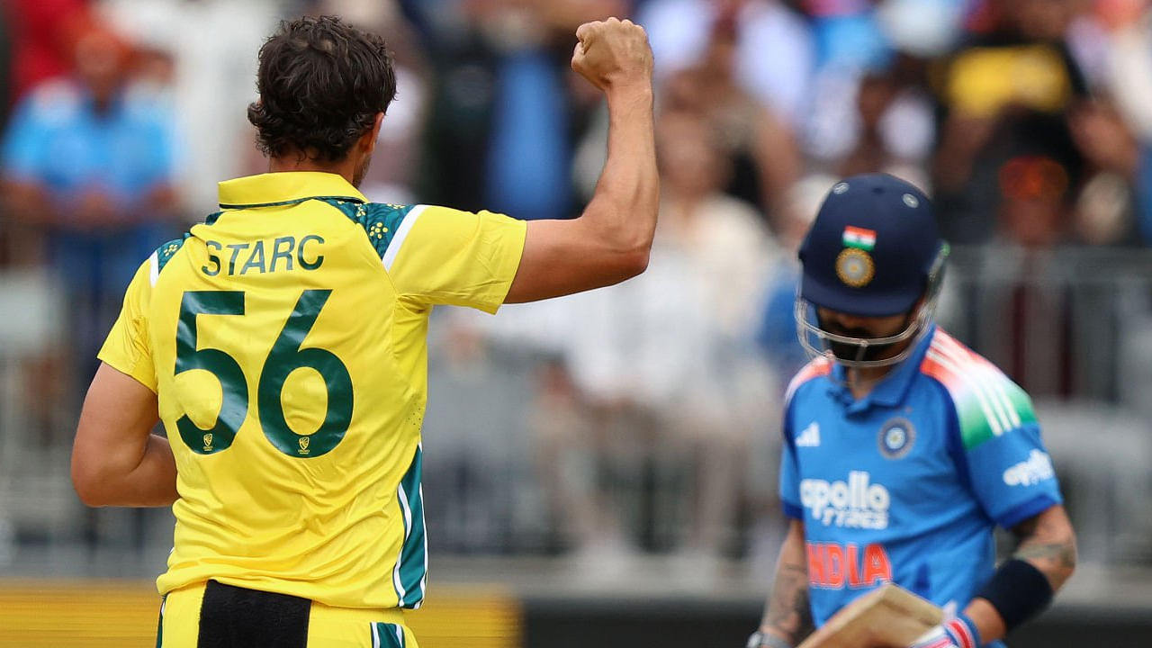 ಹಿಟ್​ಮ್ಯಾನ್ ನಿರ್ಗಮನದ ಬಳಿಕ ಕ್ರೀಸ್​ಗೆ ಆಗಮಿಸಿದ ವಿರಾಟ್ ಕೊಹ್ಲಿ 8 ಎಸೆತಗಳನ್ನು ಎದುರಿಸಿದರೂ ಒಂದೇ ಒಂದು ರನ್​ಗಳಿಸಲು ಸಾಧ್ಯವಾಗಿಲ್ಲ. ಅಲ್ಲದೆ ಮಿಚೆಲ್ ಸ್ಟಾರ್ಕ್​​ ಎಸೆತದಲ್ಲಿ ಕೂಪರ್ ಕೊನೊಲಿಗೆ ಕ್ಯಾಚ್ ನೀಡಿ ಶೂನ್ಯದೊಂದಿಗೆ ಹಿಂತಿರುಗಿದರು.