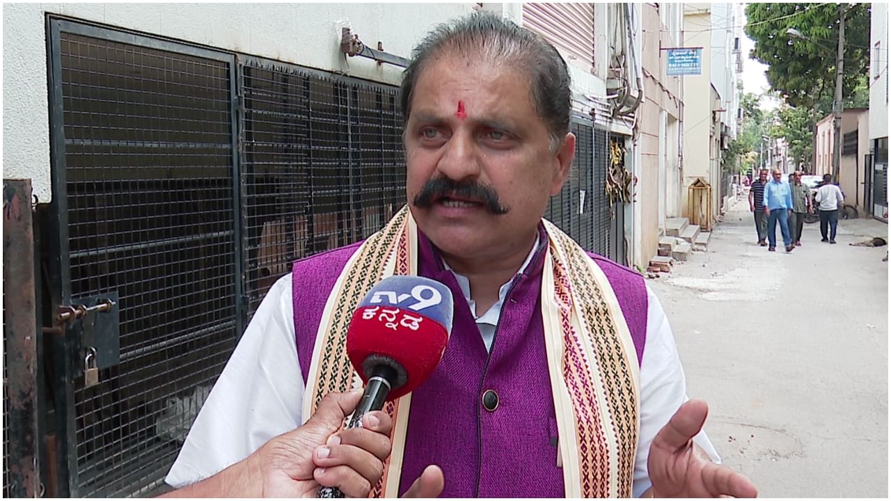 ಪ್ರೇಕ್ಷಕರ ಮೈ ಮೇಲೆ ದೈವ ಬರಲು ಸಾಧ್ಯವೇ ಇಲ್ಲ: ತುಳು ಕೂಟದ ಅಧ್ಯಕ್ಷ ಸುಂದರ್ ರಾಜ್ ರೈ ಸ್ಪಷ್ಟನೆ ಪ್ರೇಕ್ಷಕರ ಮೈ ಮೇಲೆ ದೈವ ಬರಲು ಸಾಧ್ಯವೇ ಇಲ್ಲ: ತುಳು ಕೂಟದ ಅಧ್ಯಕ್ಷ ಸುಂದರ್ ರಾಜ್ ರೈ ಸ್ಪಷ್ಟನೆ