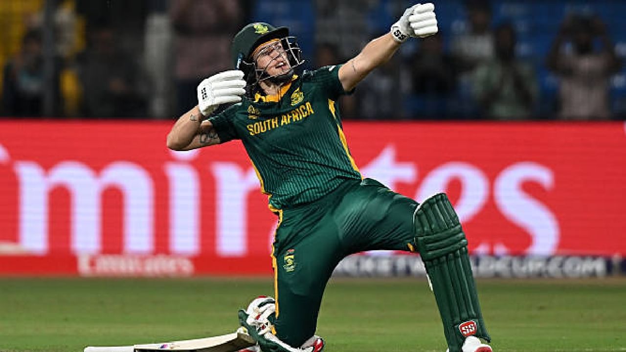 ಈ ಶತಕದೊಂದಿಗೆ ಮಹಿಳಾ ಏಕದಿನ ಕ್ರಿಕೆಟ್ ಇತಿಹಾಸದಲ್ಲೇ ಒಂದೇ ವರ್ಷ ಅತ್ಯಧಿಕ ಸೆಂಚುರಿ ಸಿಡಿಸಿದ ಬ್ಯಾಟರ್ ಎಂಬ ವಿಶ್ವ ದಾಖಲೆ ತಝ್ಮಿನ ಬ್ರಿಟ್ಸ್ ಪಾಲಾಯಿತು. ಇದಕ್ಕೂ ಮುನ್ನ ಈ ಭರ್ಜರಿ ದಾಖಲೆ ಭಾರತ ತಂಡದ ಆರಂಭಿಕ ಆಟಗಾರ್ತಿ ಸ್ಮೃತಿ ಮಂಧಾನ ಹೆಸರಿನಲ್ಲಿತ್ತು.