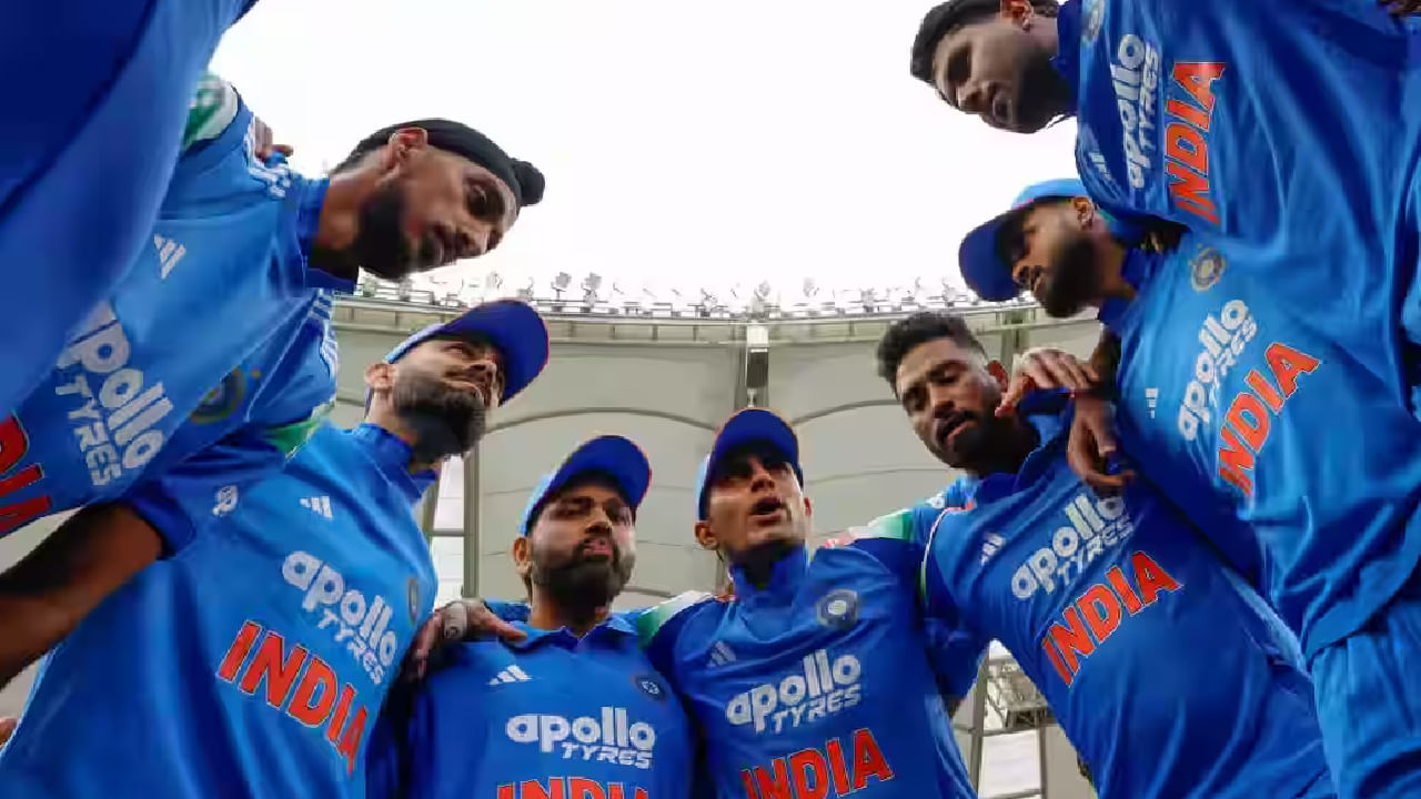 India vs Australia 2nd ODI: ಭಾರತ ಮತ್ತು ಆಸ್ಟ್ರೇಲಿಯಾ ನಡುವಣ ಏಕದಿನ ಸರಣಿ ಶುರುವಾಗಿದೆ. ಅಡಿಲೇಡ್​ನ ಓವಲ್​ ಸ್ಟೇಡಿಯಂನಲ್ಲಿ ನಡೆಯುತ್ತಿರುವ ಈ ಪಂದ್ಯದಲ್ಲಿ ಟಾಸ್ ಗೆದ್ದಿರುವ ಆಸ್ಟ್ರೇಲಿಯಾ ತಂಡದ ನಾಯಕ ಮಿಚೆಲ್ ಮಾರ್ಷ್ ಬೌಲಿಂಗ್ ಆಯ್ದುಕೊಂಡಿದ್ದಾರೆ.