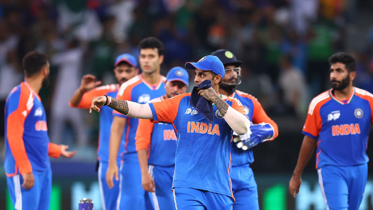 ಏಕೆಂದರೆ ಮೊದಲ ಪಂದ್ಯವು ಮಳೆಯಿಂದಾಗಿ ರದ್ದಾಗಿರುವ ಕಾರಣ, ಆ ಮ್ಯಾಚ್​ನಲ್ಲಿ ಕಣಕ್ಕಿಳಿಸಲಾದ ಆಟಗಾರರನ್ನೇ ದ್ವಿತೀಯ ಪಂದ್ಯಕ್ಕೂ ಆಯ್ಕೆ ಮಾಡಲಿದ್ದಾರೆ. ಒಂದು ವೇಳೆ ಒಂದು ಬದಲಾವಣೆ ಮಾಡಿಕೊಂಡರೂ ನಿತೀಶ್ ಕುಮಾರ್ ರೆಡ್ಡಿ ಕಾಣಿಸಿಕೊಳ್ಳುವುದಿಲ್ಲ.