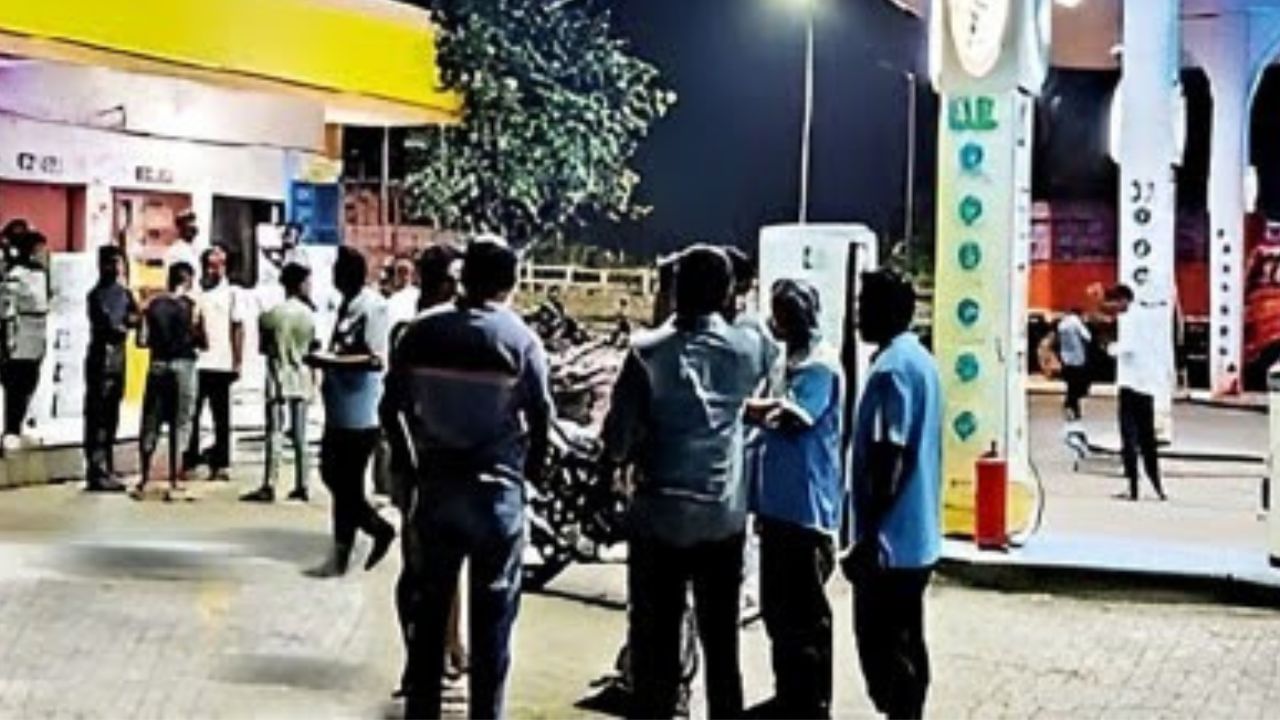 ಪೆಟ್ರೋಲ್ ಬಂಕ್ ಸಿಬ್ಬಂದಿಗೆ ಥಳಿಸಿ 1 ಲಕ್ಷ ರೂ ದೋಚಿದ ಖದೀಮರು