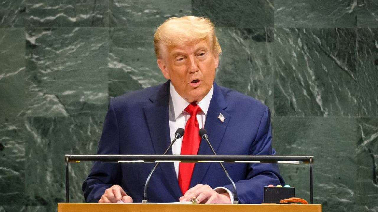 ಅಮೆರಿಕದಲ್ಲಿ ಸರ್ಕಾರಿ ಕಾರ್ಯಗಳು ಸ್ಥಗಿತ, ಟ್ರಂಪ್ಗೆ ಸೆನೆಟ್ನಲ್ಲಿ ಭಾರಿ ಹಿನ್ನಡೆ ಅಮೆರಿಕದಲ್ಲಿ ಸರ್ಕಾರಿ ಕಾರ್ಯಗಳು ಸ್ಥಗಿತ, ಟ್ರಂಪ್ಗೆ ಸೆನೆಟ್ನಲ್ಲಿ ಭಾರಿ ಹಿನ್ನಡೆ