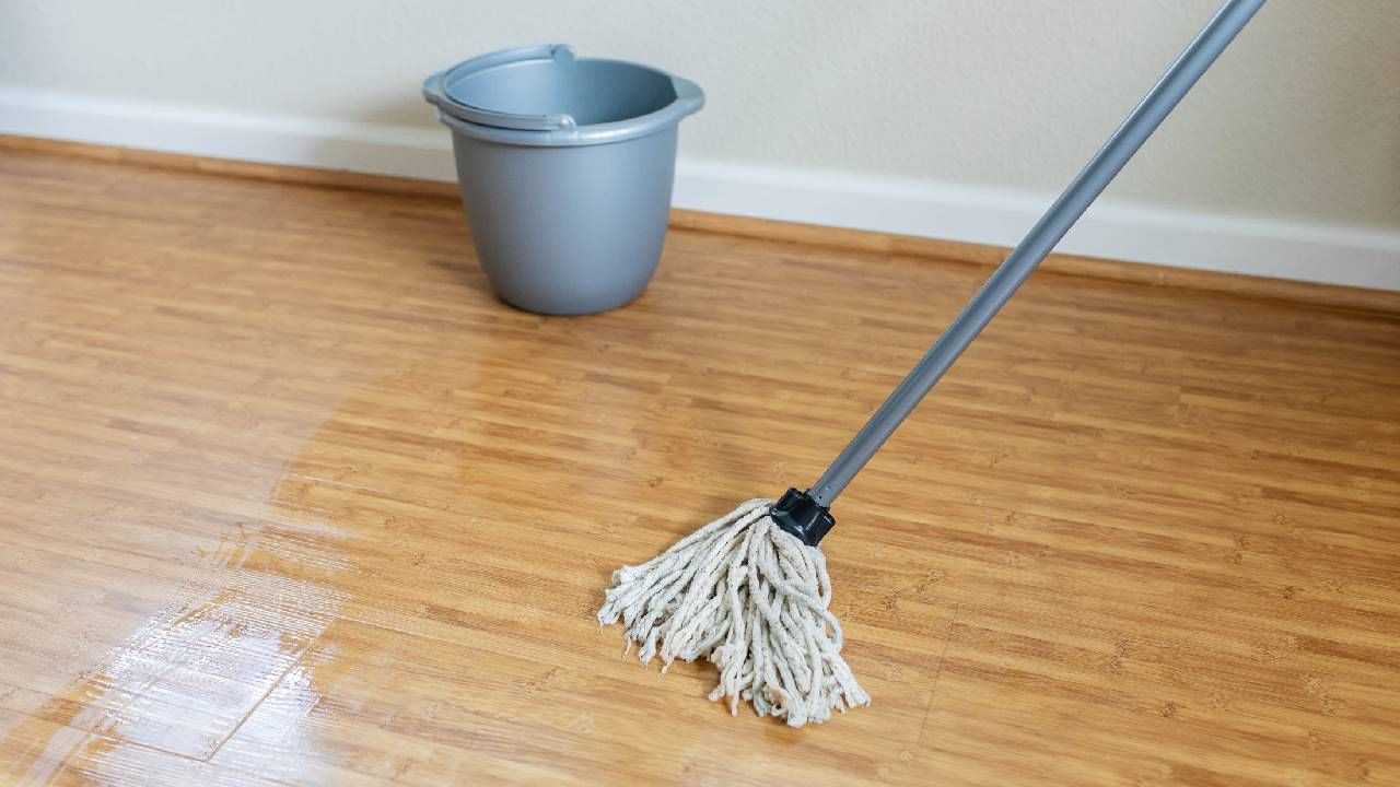 Vasthu Tips: ದುಷ್ಟ ಶಕ್ತಿಯಿಂದ ಮುಕ್ತಿ ಪಡೆಯಲು ನೀರಿಗೆ ಹಿಡಿ ಉಪ್ಪು ಹಾಕಿ ನೆಲ ಒರೆಸಿ; ವಾರಗಳಲ್ಲಿ ಫಲಿತಾಂಶ ಪಡೆಯುವಿರಿ