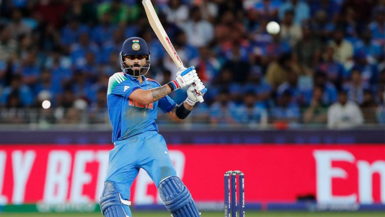 ಆಸ್ಟ್ರೇಲಿಯಾ ವಿರುದ್ಧದ ಏಕದಿನ ಸರಣಿ ವಿರಾಟ್ ಕೊಹ್ಲಿಗೆ ನಿರ್ಣಾಯಕವಾಗಿದೆ. 2027 ರ ಏಕದಿನ ವಿಶ್ವಕಪ್‌ನಲ್ಲಿ ಆಡುವ ಅವರ ಆಶಯ ಈ ಸರಣಿಯ ಮೇಲೆ ನಿಂತಿದೆ. ಆದಾಗ್ಯೂ, ಮೂರು ಪಂದ್ಯಗಳ ಏಕದಿನ ಸರಣಿಯ ಮೊದಲ ಪಂದ್ಯದಲ್ಲಿ ವಿಫಲರಾಗಿರುವ ಕೊಹ್ಲಿ, ಉಳಿದ ಎರಡು ಏಕದಿನ ಪಂದ್ಯಗಳಲ್ಲಿ ಉತ್ತಮ ಪ್ರದರ್ಶನ ನೀಡಬೇಕಾಗಿದೆ.