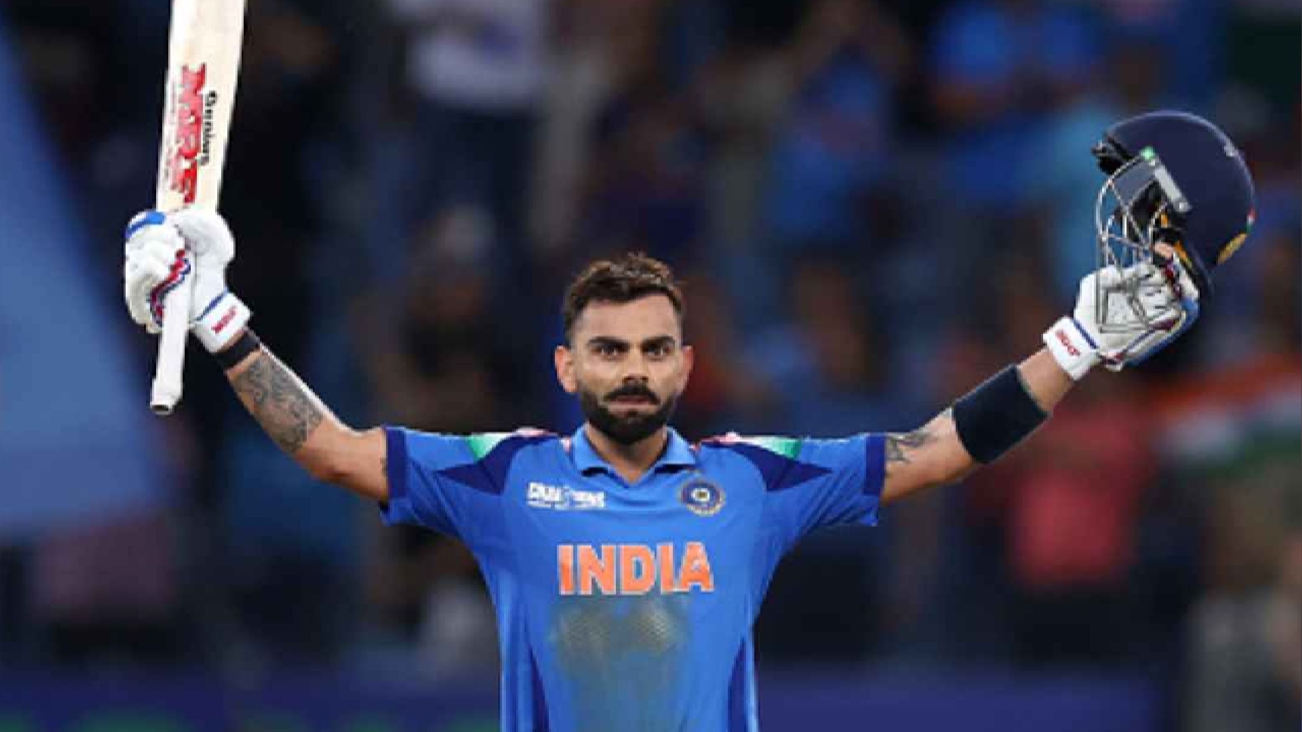 ವಿರಾಟ್ ಕೊಹ್ಲಿ 114 ಏಕದಿನ ಇನಿಂಗ್ಸ್​ಗಳ ಮೂಲಕ 5000 ರನ್ ಪೂರೈಸಿದ್ದರು. ಈ ಮೂಲಕ ಏಕದಿನ ಕ್ರಿಕೆಟ್​ನಲ್ಲಿ ಅತೀ ವೇಗವಾಗಿ 5 ಸಾವಿರ ರನ್ ಕಲೆಹಾಕಿದ ಭಾರತೀಯ ಬ್ಯಾಟರ್ ಎಂಬ ಭರ್ಜರಿ ದಾಖಲೆ ಬರೆದಿದ್ದರು. ಇದೀಗ ಈ ದಾಖಲೆಯನ್ನು ಸ್ಮೃತಿ ಮಂಧಾನ ಮುರಿದಿದ್ದಾರೆ.