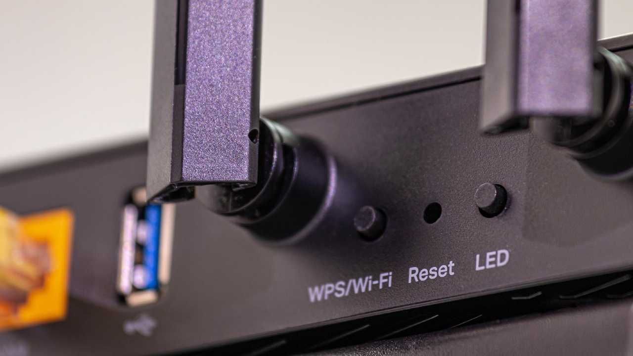 Tech Tips: ನಿಮ್ಮ ವೈಫೈ ರೂಟರ್ನಲ್ಲಿ ಈ ರಹಸ್ಯ ಬಟನ್ ಏಕಿದೆ ಗೊತ್ತೇ?, ಇದೊಂದು ಮ್ಯಾಜಿಕ್ ಬಟನ್ Tech Tips: ನಿಮ್ಮ ವೈಫೈ ರೂಟರ್ನಲ್ಲಿ ಈ ರಹಸ್ಯ ಬಟನ್ ಏಕಿದೆ ಗೊತ್ತೇ?, ಇದೊಂದು ಮ್ಯಾಜಿಕ್ ಬಟನ್