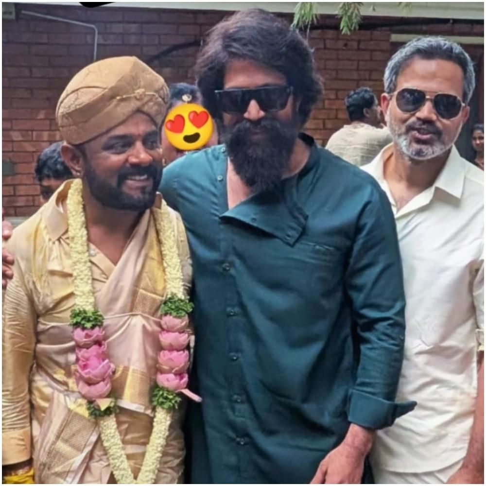 ‘ಕೆಜಿಎಫ್ 2’ ಬಳಿಕ ಯಶ್ ಅವರು ಪ್ರಶಾಂತ್ ನೀಲ್ ಜೊತೆ ಕೆಲಸ ಮಾಡಿಲ್ಲ. ‘ಕೆಜಿಎಫ್ 3’ ಕೂಡ ಸೆಟ್ಟೇರೋದು ಇದೆ. ಅದು ಯಾವಾಗ, ಏನು ಎಂಬ ಬಗ್ಗೆ ಇನ್ನೂ ಕ್ಲ್ಯಾರಿಟಿ ಇಲ್ಲ. ಈ ಮಧ್ಯೆ ಯಶ್ ಹಾಗೂ ನೀಲ್ ಭೇಟಿ ಮಾಡಿದಂತೆ ಆಗಿದೆ.