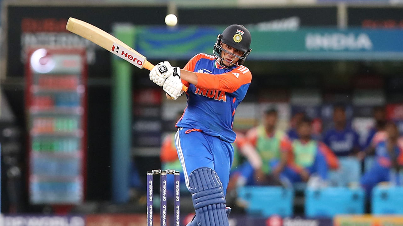 ಈ ಮೂಲಕ ಅಭಿಷೇಕ್ ಆಸ್ಟ್ರೇಲಿಯಾದ ಬ್ಯಾಟ್ಸ್‌ಮನ್ ಟಿಮ್ ಡೇವಿಡ್ ಅವರನ್ನು ಹಿಂದಿಕ್ಕಿದ್ದಾರೆ. ಆದಾಗ್ಯೂ ವಿರಾಟ್ ಕೊಹ್ಲಿ ದಾಖಲೆಯನ್ನು ಮುರಿಯುವಲ್ಲಿ ಅಭಿಷೇಕ್ ವಿಫಲರಾದರು. ಇದರ ಜೊತೆಗೆ ಅಂತರರಾಷ್ಟ್ರೀಯ ಟಿ20 ಕ್ರಿಕೆಟ್​ನಲ್ಲಿ ಅತಿ ವೇಗವಾಗಿ 1,000 ರನ್ ಪೂರೈಸಿದ ವಿಶ್ವದ ಐದನೇ ಬ್ಯಾಟ್ಸ್‌ಮನ್ ಎಂಬ ಹೆಗ್ಗಳಿಕೆಗೂ ಪಾತ್ರರಾಗಿದ್ದಾರೆ.