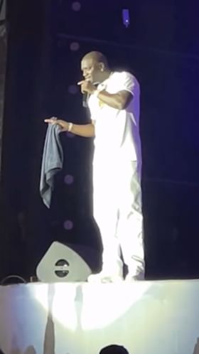 ಹಾಲಿವುಡ್ ಗಾಯಕ ಏಕಾನ್ ಯಿಂದ ಆರ್​​ಸಿಬಿ ಹೇಳಿಸಿದ ಬೆಂಗಳೂರಿಗರು: ವಿಡಿಯೋ ನೋಡಿ