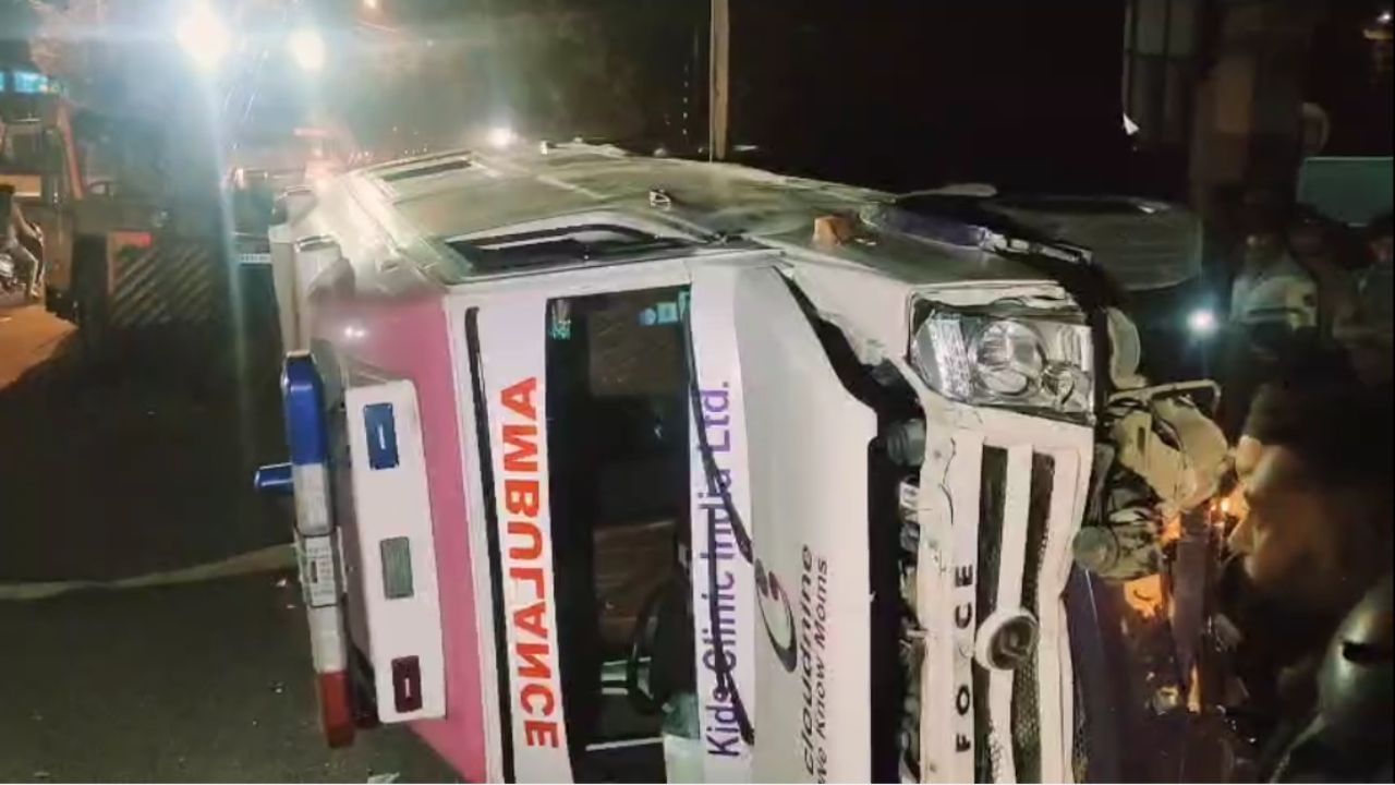 ಶಾಂತಿನಗರದಲ್ಲಿ ಭೀಕರ ಅಪಘಾತ: ಬೈಕ್​ ಸವಾರರ ಪಾಲಿಗೆ ಯಮನಾದ ಆ್ಯಂಬುಲೆನ್ಸ್​