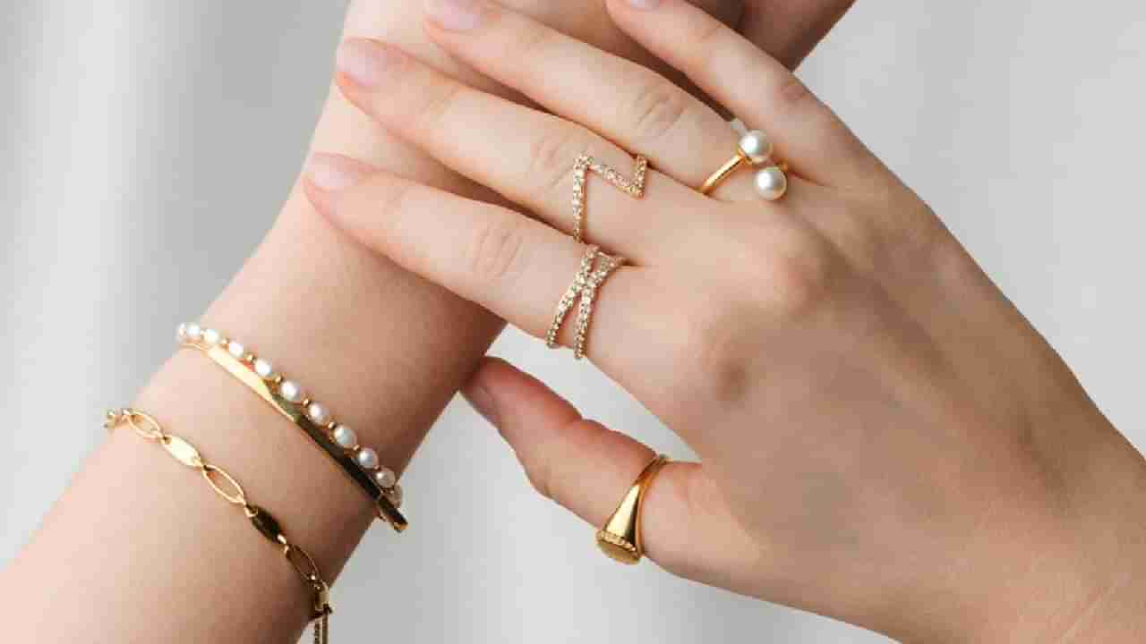 Gold Ring: ಚಿನ್ನದ ಉಂಗುರ ಯಾವ ಬೆರಳಿಗೆ ಧರಿಸಿದರೆ ಏನು ಲಾಭ? ಜ್ಯೋತಿಷ್ಯ ಸಲಹೆ ಇಲ್ಲಿದೆ