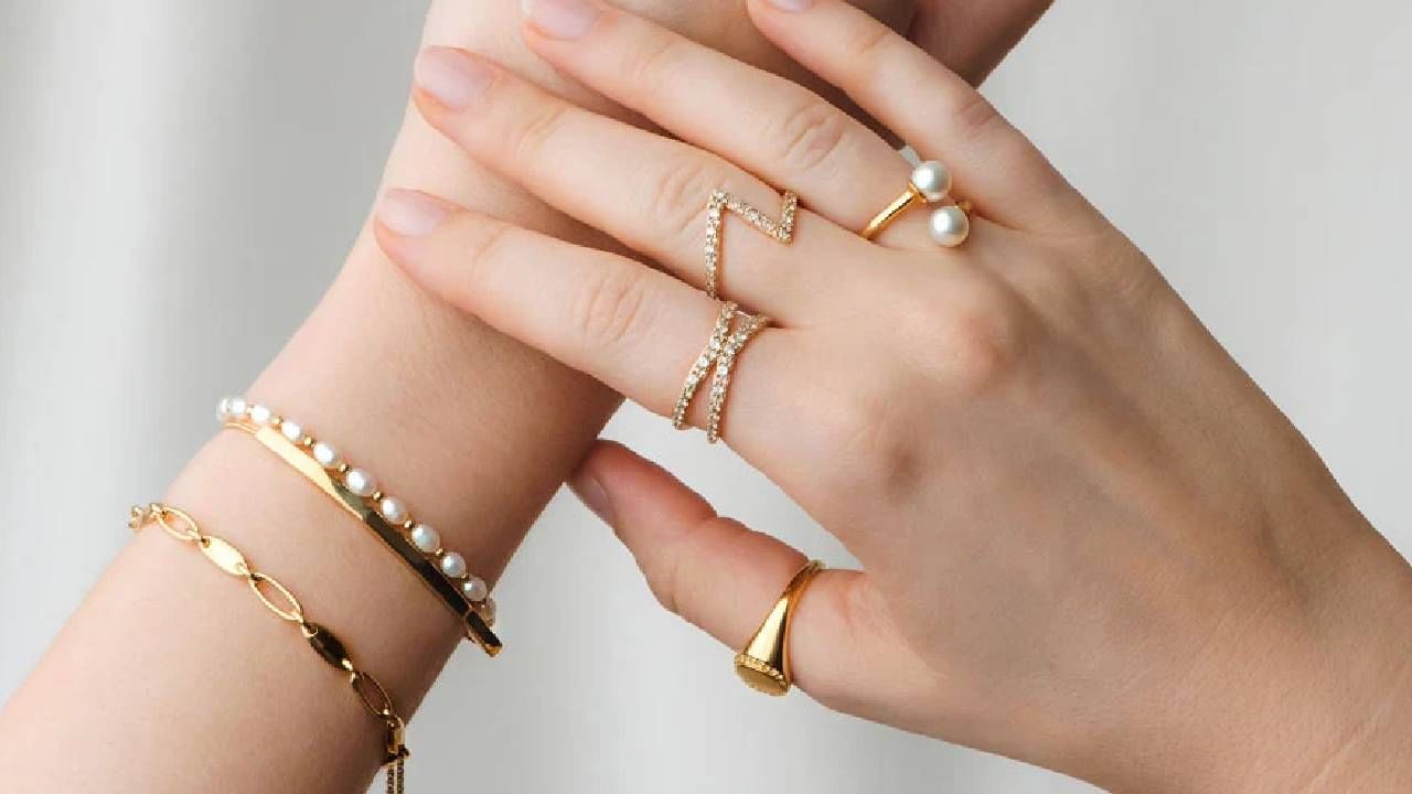 Gold Ring: ಚಿನ್ನದ ಉಂಗುರ ಯಾವ ಬೆರಳಿಗೆ ಧರಿಸಿದರೆ ಏನು ಲಾಭ? ಜ್ಯೋತಿಷ್ಯ ಸಲಹೆ ಇಲ್ಲಿದೆ