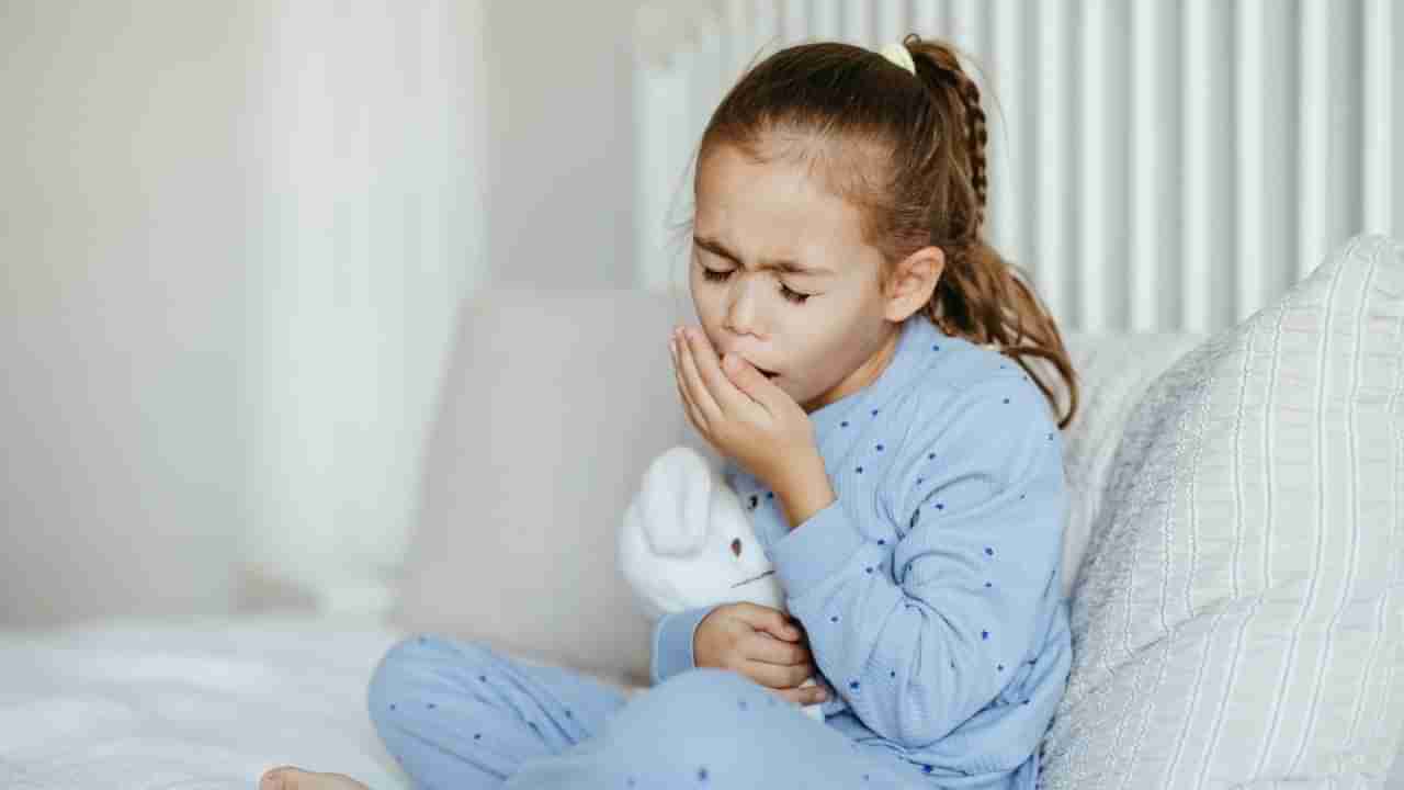 ಚಿಕ್ಕ ಮಕ್ಕಳ ಕೆಮ್ಮು ಬೇಗ ಕಡಿಮೆ ಆಗಬೇಕು ಅಂದ್ರೆ ಆಯುರ್ವೇದದಲ್ಲಿ ತಿಳಿಸಿರುವ ಈ ಮದ್ದನ್ನೊಮ್ಮೆ ಟ್ರೈ ಮಾಡಿ