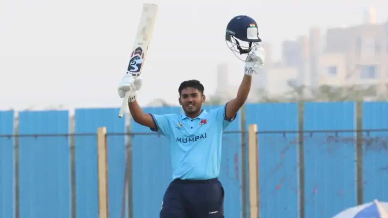 2025-26ರ ಸೈಯದ್ ಮುಷ್ತಾಕ್ ಅಲಿ ಟ್ರೋಫಿಯಲ್ಲಿ ಮುಂಬೈ ಪರ ಆಡುತ್ತಿರುವ ಯುವ ಬ್ಯಾಟ್ಸ್ಮನ್ ಆಯುಷ್ ಮ್ಹಾತ್ರೆ ವಿದರ್ಭ ವಿರುದ್ಧದ ಪಂದ್ಯದಲ್ಲಿ ಐತಿಹಾಸಿಕ ಇನ್ನಿಂಗ್ಸ್ ಆಡಿದರು. ವಿದರ್ಭ ವಿರುದ್ಧ ಅಬ್ಬರದ ಶತಕ ಸಿಡಿಸಿದ ಆಯುಷ್, ಭಾರತದ ಮಾಜಿ ನಾಯಕ ರೋಹಿತ್ ಶರ್ಮಾ ಅವರ ವಿಶ್ವ ದಾಖಲೆಯನ್ನು ಮುರಿದಿದ್ದಾರೆ.