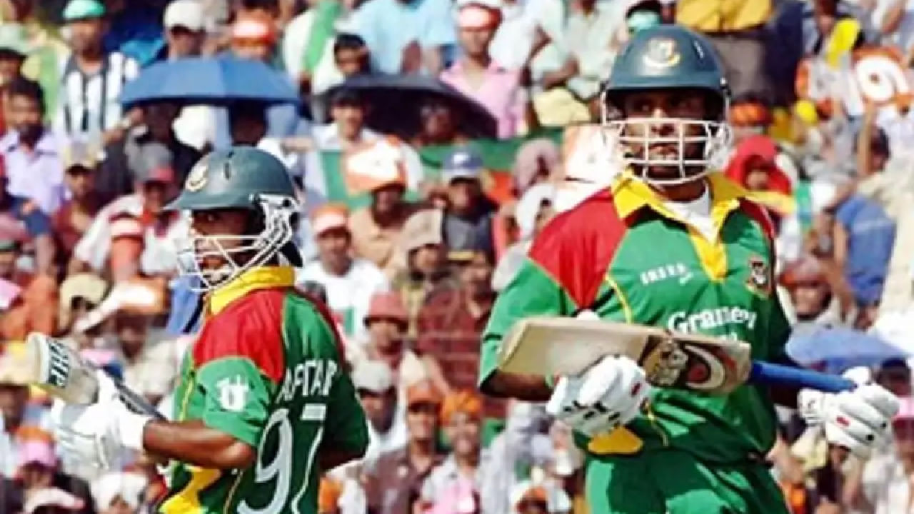 ಇದಕ್ಕೂ ಮುನ್ನ ಈ ಕೆಟ್ಟ ದಾಖಲೆ ಬಾಂಗ್ಲಾದೇಶ್ ತಂಡದ ಹೆಸರಿನಲ್ಲಿತ್ತು. 1988 ರ ಏಷ್ಯಾ ಕಪ್‌ನಲ್ಲಿ ಬಾಂಗ್ಲಾದೇಶದ ಅಗ್ರ ನಾಲ್ವರು ಬ್ಯಾಟ್ಸ್‌ಮನ್‌ಗಳು ಕೇವಲ 89 ರನ್‌ಗಳನ್ನು ಗಳಿಸಿ ಈ ಹೀನಾಯ ದಾಖಲೆ ಬರೆದಿದ್ದರು. ಇದೀಗ 27 ವರ್ಷಗಳ ಬಳಿಕ ಈ ದಾಖಲೆಯನ್ನು ಇಂಗ್ಲೆಂಡ್ ಬ್ಯಾಟರ್​ಗಳು ಅಳಿಸಿ ಹಾಕಿದ್ದಾರೆ.