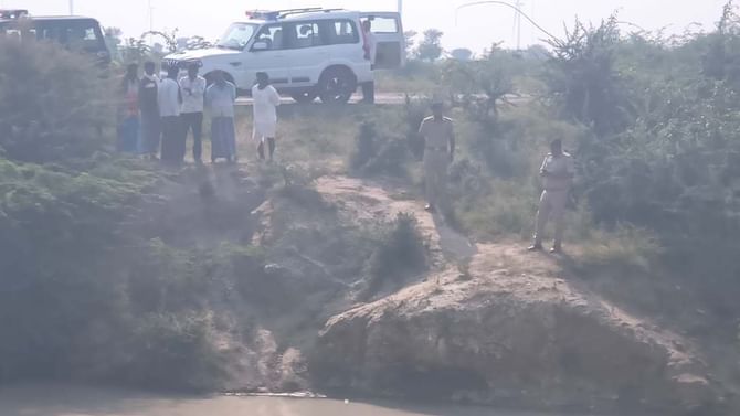 ಕೈ-ಕಾಲು ಕಟ್ಟಿ, ಅರೆಬೆತ್ತಲೆ ಸ್ಥಿತಿಯಲ್ಲಿ ಕೃಷಿ ಹೊಂಡದಲ್ಲಿ ಶವ ಪತ್ತೆ