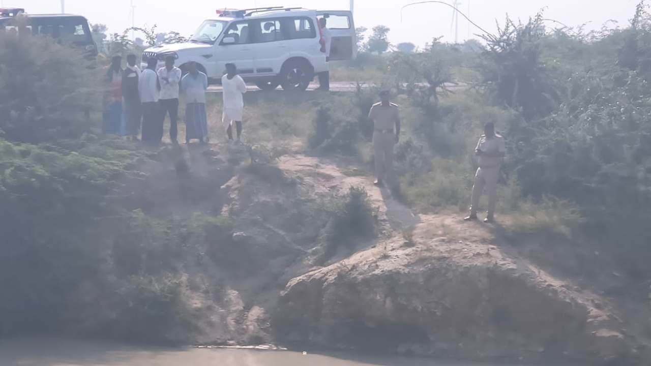 ಗದಗ: ಕೈ-ಕಾಲು ಕಟ್ಟಿ, ಅರೆಬೆತ್ತಲೆ ಸ್ಥಿತಿಯಲ್ಲಿ ಕೃಷಿ ಹೊಂಡದಲ್ಲಿ ಶವ ಪತ್ತೆ; ಬೆಚ್ಚಿದ ಗ್ರಾಮಸ್ಥರು