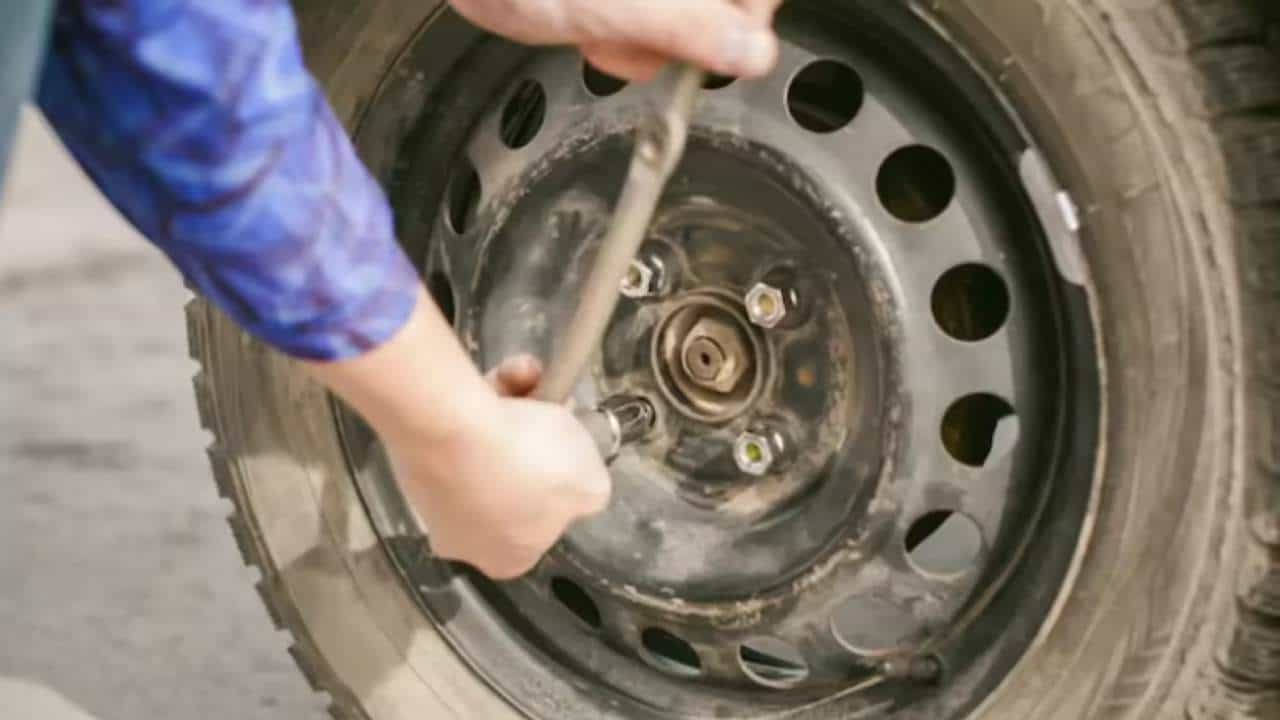 Auto Tips: ಕಾರಿನ ಚಕ್ರಗಳಲ್ಲಿ ರಂಧ್ರಗಳು ಏಕೆ ಇವೆ?: ಶೇ. 1 ರಷ್ಟು ಜನರಿಗೆ ಸಹ ತಿಳಿದಿಲ್ಲ