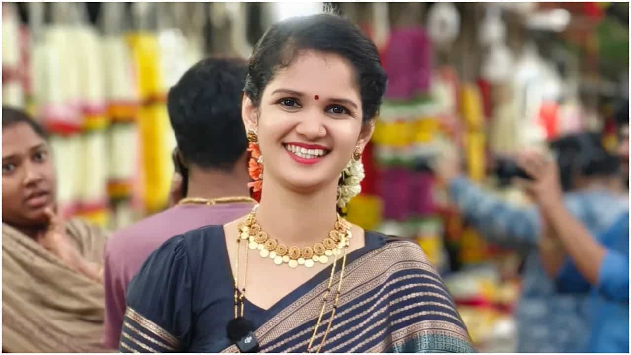 ಮಾಜಿ ಸ್ಪರ್ಧಿಗಳು ಬಂದಿದ್ದೇಕೆ? ಬಾಯ್ತಪ್ಪಿ ನಿಜ ಹೇಳಿದ ಚೈತ್ರಾ ಮಾಜಿ ಸ್ಪರ್ಧಿಗಳು ಬಂದಿದ್ದೇಕೆ? ಬಾಯ್ತಪ್ಪಿ ನಿಜ ಹೇಳಿದ ಚೈತ್ರಾ