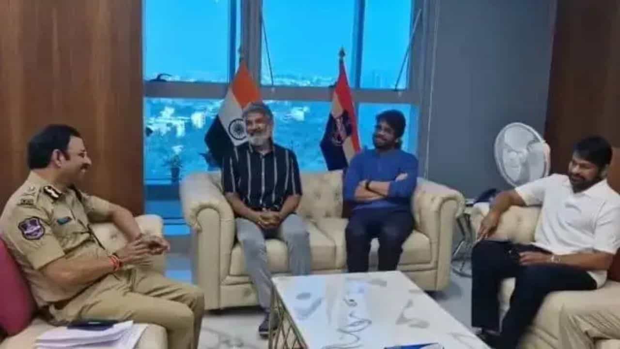 ಪೊಲೀಸ್ ಆಯುಕ್ತರ ಭೇಟಿಯಾಗಿ ಧನ್ಯವಾದ ಹೇಳಿದ ಚಿರಂಜೀವಿ-ನಾಗಾರ್ಜುನ: ಕಾರಣವೇನು? ಪೊಲೀಸ್ ಆಯುಕ್ತರ ಭೇಟಿಯಾಗಿ ಧನ್ಯವಾದ ಹೇಳಿದ ಚಿರಂಜೀವಿ-ನಾಗಾರ್ಜುನ: ಕಾರಣವೇನು?