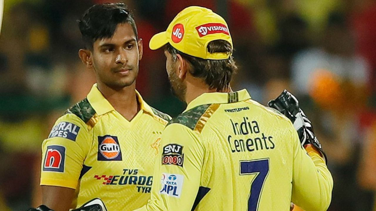 ಇದೀಗ ಫಿಟ್​​ನೆಸ್ ಸಮಸ್ಯೆಯಿಂದ ಬಳಲುತ್ತಿರುವ ಮತೀಶ ಪತಿರಾಣ ಅವರನ್ನು ಉಳಿಸಿಕೊಳ್ಳದಿರಲು ಸಿಎಸ್​​ಕೆ ನಿರ್ಧರಿಸಿದೆ. ಇತ್ತ ಪತಿರಾಣ ಅವರನ್ನು ಬಿಡುಗಡೆ ಮಾಡುವುದರಿಂದ ಸಿಎಸ್​​ಕೆ ಫ್ರಾಂಚೈಸಿಯ ಹರಾಜು ಮೊತ್ತಕ್ಕೆ 13 ಕೋಟಿ ರೂ. ಸೇರ್ಪಡೆಯಾಗಲಿದೆ.
