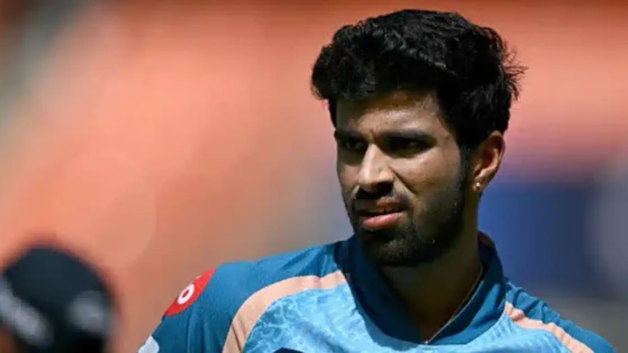 ಚೆನ್ನೈ ಸೂಪರ್ ಕಿಂಗ್ಸ್ ಈಗ ಭವಿಷ್ಯದ ಮೇಲೆ ಕಣ್ಣಿಟ್ಟು ತಂಡವನ್ನು ನಿರ್ಮಿಸುವ ಕೆಲಸ ಮಾಡುತ್ತಿದೆ. ಎಂಎಸ್ ಧೋನಿ ನಿವೃತ್ತಿಯಾಗುವ ಮೊದಲು ಬಲಿಷ್ಠ ತಂಡವನ್ನು ನಿರ್ಮಿಸುವ ಗುರಿಯನ್ನು ಹೊಂದಿದೆ. ಇದಕ್ಕಾಗಿ ಸಿಎಸ್​ಕೆ ಫ್ರಾಂಚೈಸಿ, ಗುಜರಾತ್ ಟೈಟಾನ್ಸ್​ನ ಸ್ಟಾರ್ ಆಲ್‌ರೌಂಡರ್ ವಾಷಿಂಗ್ಟನ್ ಸುಂದರ್ ಅವರನ್ನು ಟ್ರೇಡಿಂಗ್ ಮೂಲಕ ತಂಡಕ್ಕೆ ಸೇರಿಸಿಕೊಳ್ಳಲು ನೋಡುತ್ತಿದೆ. ಆದಾಗ್ಯೂ, ಗುಜರಾತ್ ಟೈಟಾನ್ಸ್ ಸಿಎಸ್‌ಕೆಯ ಪ್ರಸ್ತಾಪವನ್ನು ತಿರಸ್ಕರಿಸಿದೆ ಎಂದು ವರದಿಯಾಗಿದೆ.