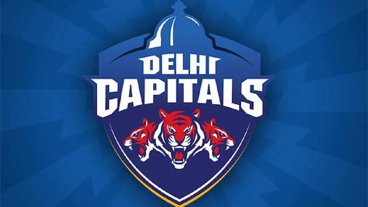 ಡೆಲ್ಲಿ ಕ್ಯಾಪಿಟಲ್ಸ್: ಡಿಸಿ ಫ್ರಾಂಚೈಸಿಯು ಒಟ್ಟು 7 ಆಟಗಾರರನ್ನು ಬಿಡುಗಡೆ ಮಾಡಿದ್ದಾರೆ. ಈ ಮೂಲಕ 21.80 ಕೋಟಿ ರೂ. ಹರಾಜು ಮೊತ್ತ ಹೊಂದಿರುವ ಡೆಲ್ಲಿ ಕ್ಯಾಪಿಟಲ್ಸ್ಗೆ 8 ಆಟಗಾರರನ್ನು ಆಯ್ಕೆ ಮಾಡಲು ಅವಕಾಶವಿದೆ. ಈ ಸ್ಲಾಟ್ಗಳಲ್ಲಿ ಐವರು ವಿದೇಶಿ ಹಾಗೂ ಮೂವರು ಭಾರತೀಯ ಆಟಗಾರರನ್ನು ಆಯ್ಕೆ ಮಾಡಬಹುದು.