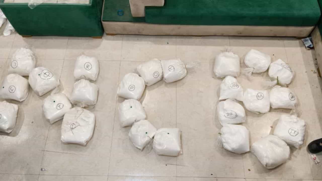 Operation Crystal Fortress: 262 ಕೋಟಿ ರೂ. ಮೌಲ್ಯದ ಮೆಥಾಂಫೆಟಮೈನ್ ವಶಪಡಿಸಿಕೊಂಡ NCB, ದೆಹಲಿ ಪೊಲೀಸರು Operation Crystal Fortress: 262 ಕೋಟಿ ರೂ. ಮೌಲ್ಯದ ಮೆಥಾಂಫೆಟಮೈನ್ ವಶಪಡಿಸಿಕೊಂಡ NCB, ದೆಹಲಿ ಪೊಲೀಸರು